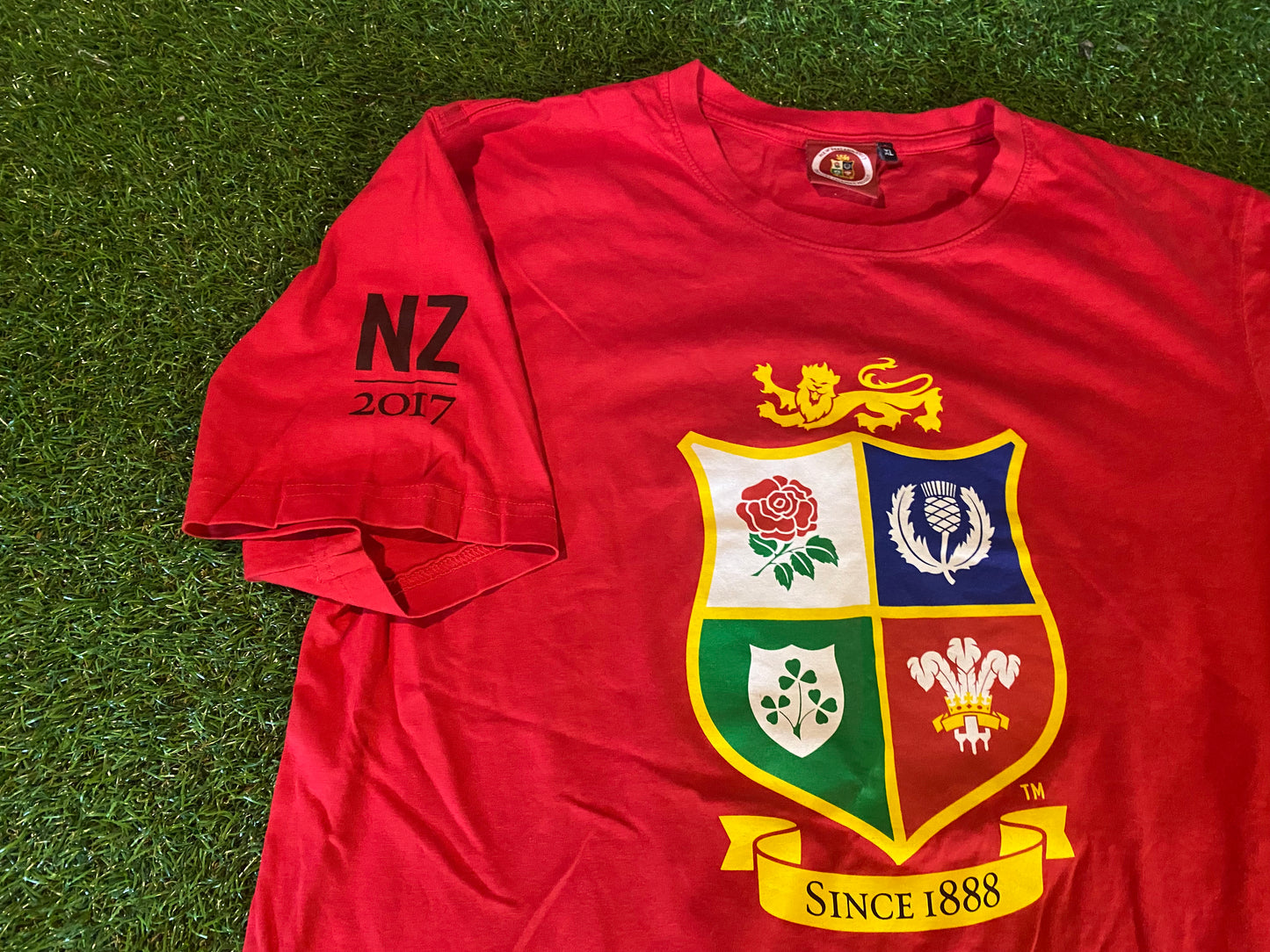 British & Irish Lions Rugby Union Football Medium Mans 2017 Tour of New Zealand T Shirt