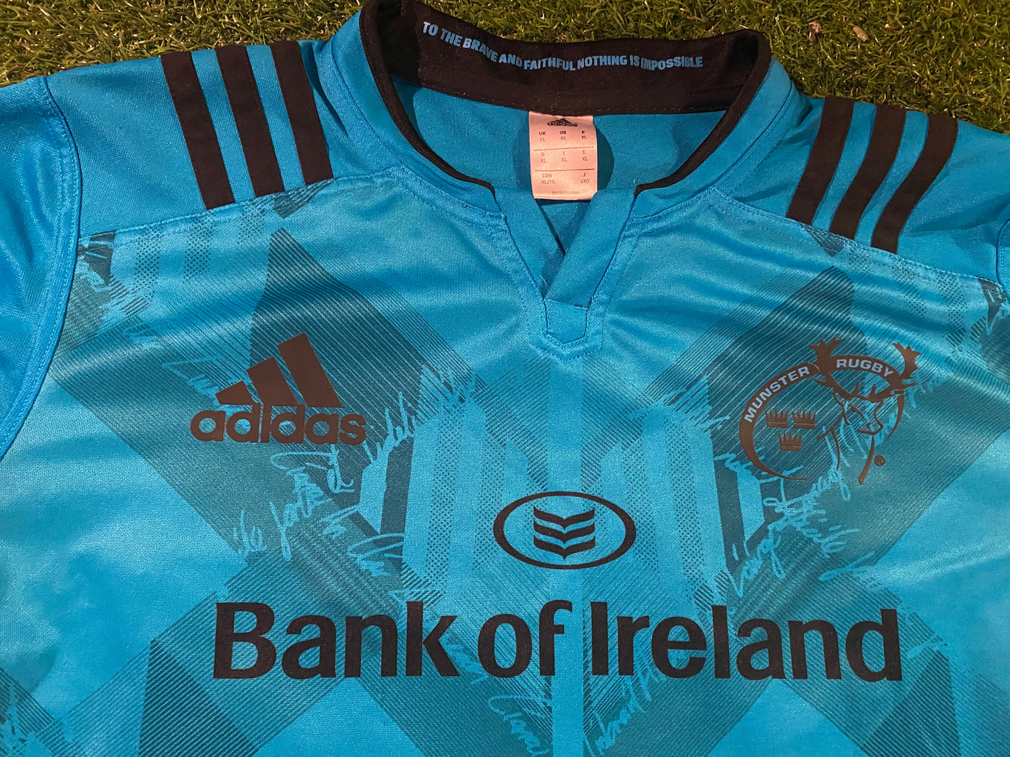 Munster Eire Irish Rugby Union Football XL Extra Large Mans Adidas Made Rare Jersey
