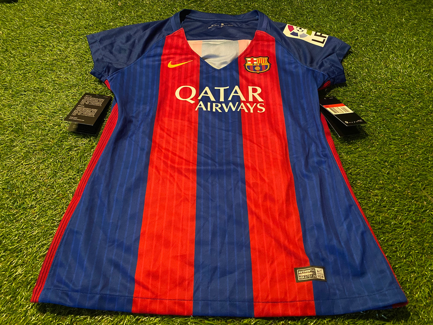 FCB Barcelona NEW BNWT Nike Football Large Womans Messi no10 Adult size 12-14 Jersey