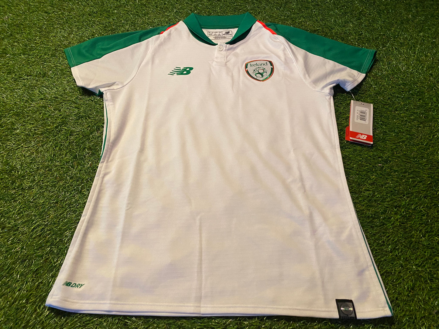 Republic of Ireland Eire Irish Womans Soccer Football Adult size 14 Umbro Made Away Jersey