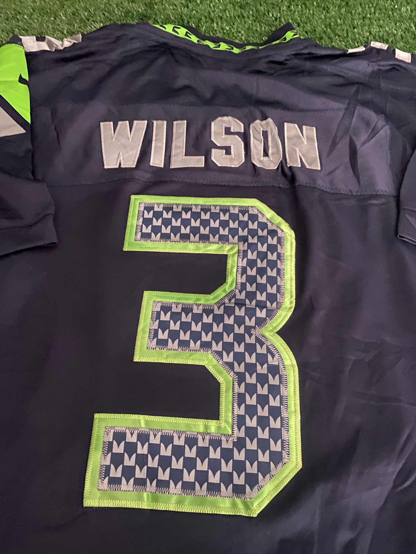 Seattle Seahawks NFL American Football USA Large Mans Nike Made Wilson No3 OnField Jersey
