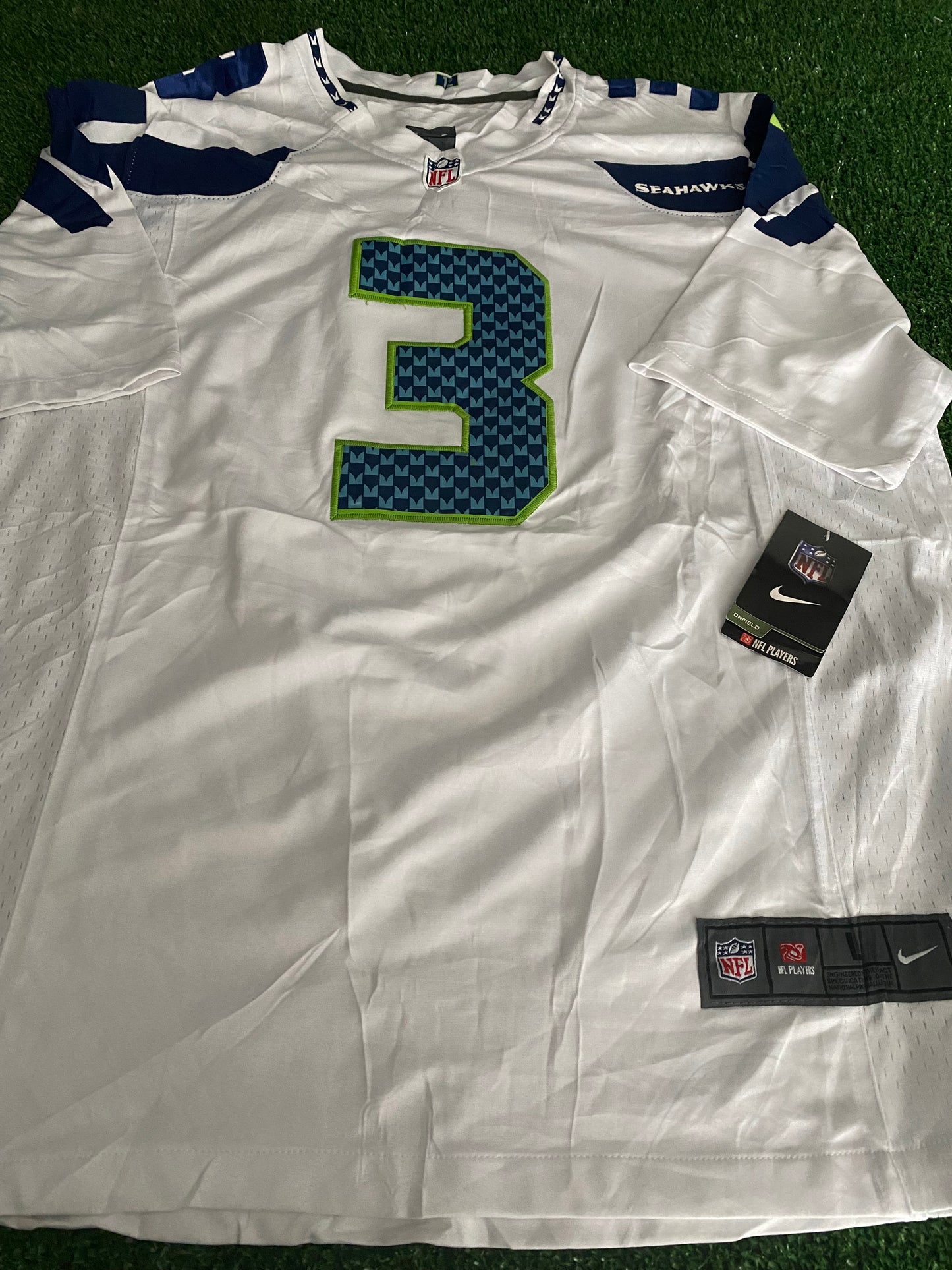 Seattle Seahawks NFL American Football Large Mans Superbowl Wilson no3 BNWT NEW Nike Jersey