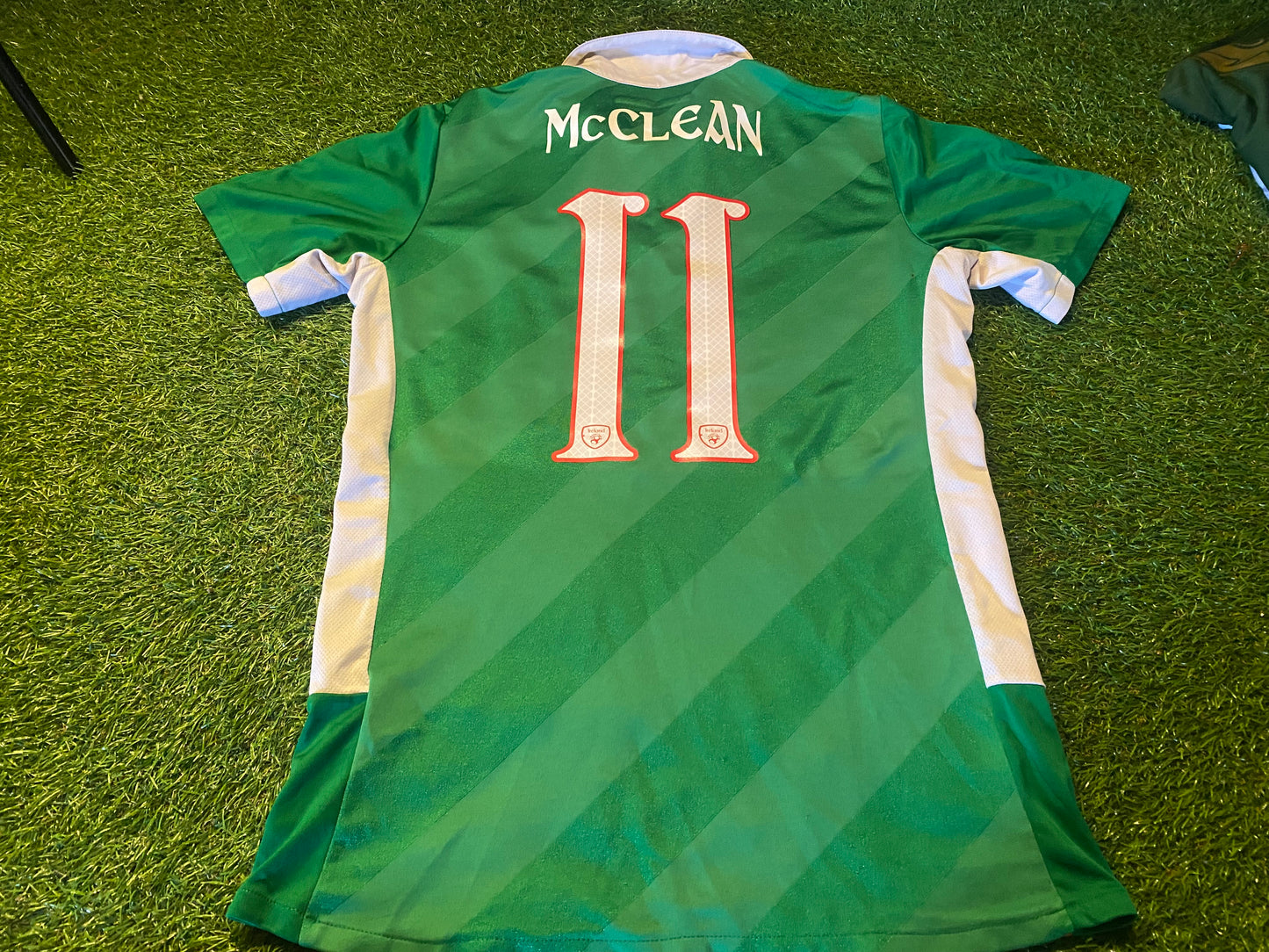 Republic of Ireland Eire Irish Football Soccer Small Mans McClean no11 Umbro 2016 Home Jersey