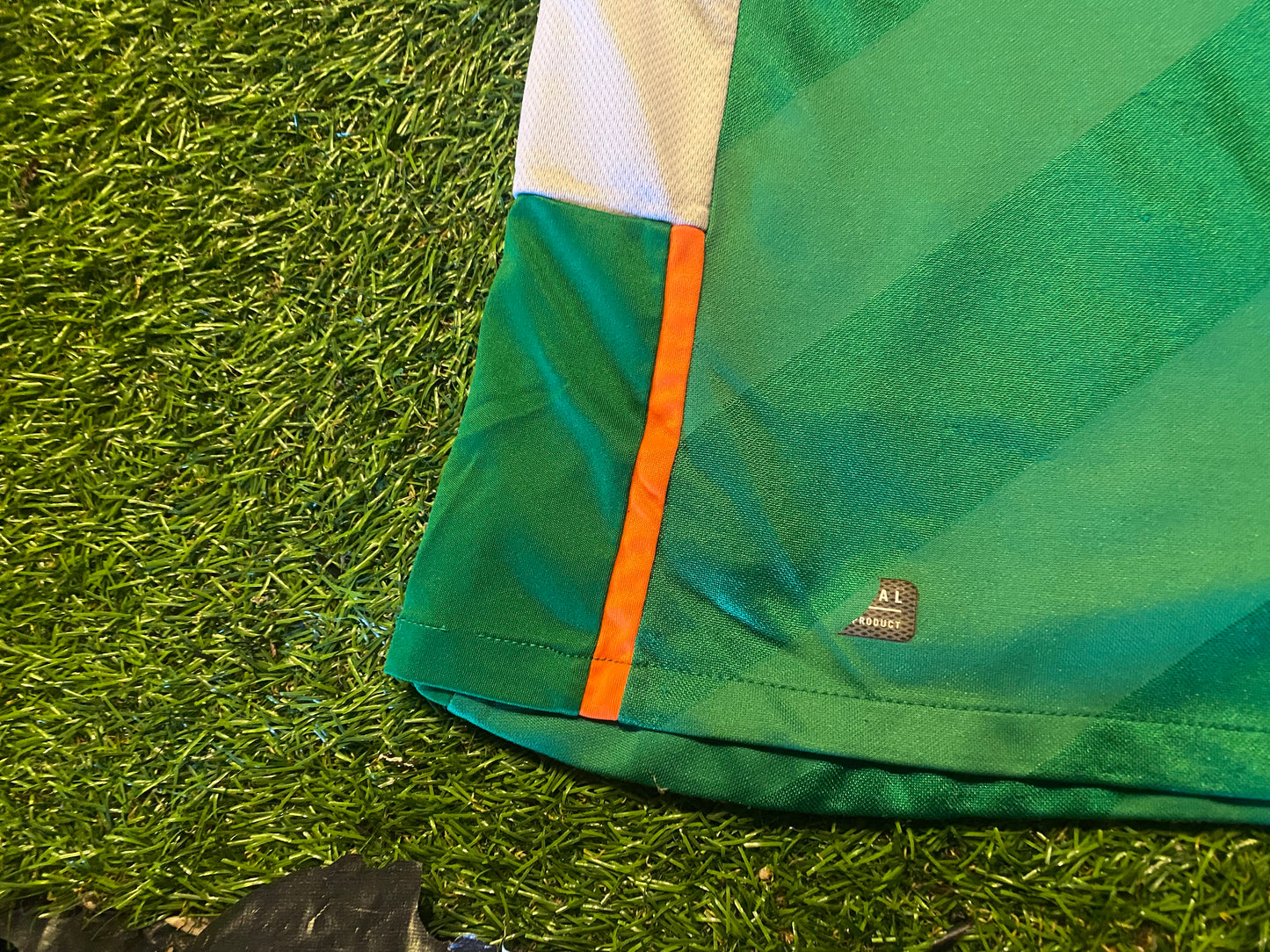 Republic of Ireland Eire Irish Football Soccer Medium Mans Umbro Made 2016 Home Jersey