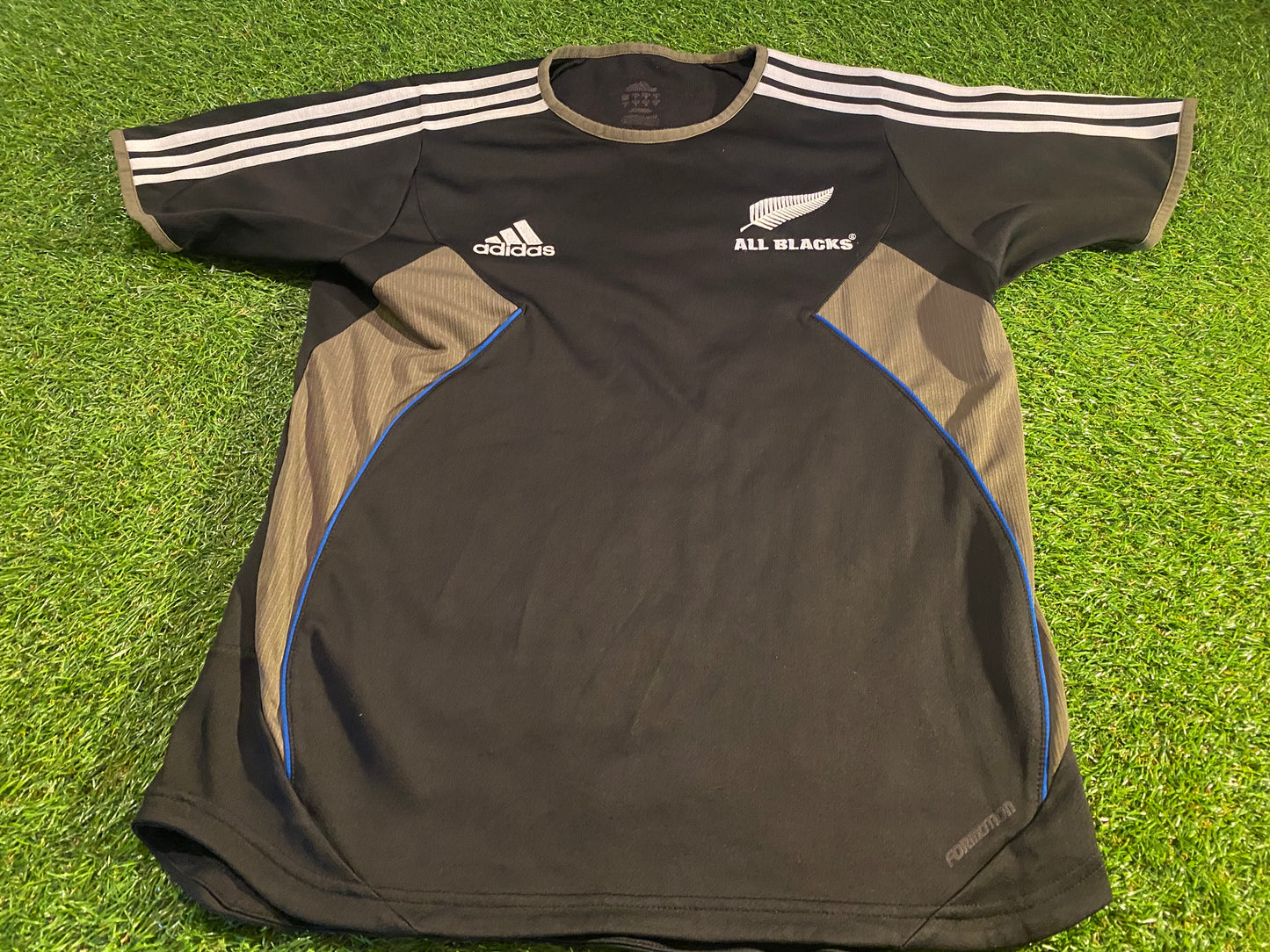 All Blacks of New Zealand Rugby Union Small Mans Adidas Made Training / Leisure Jersey