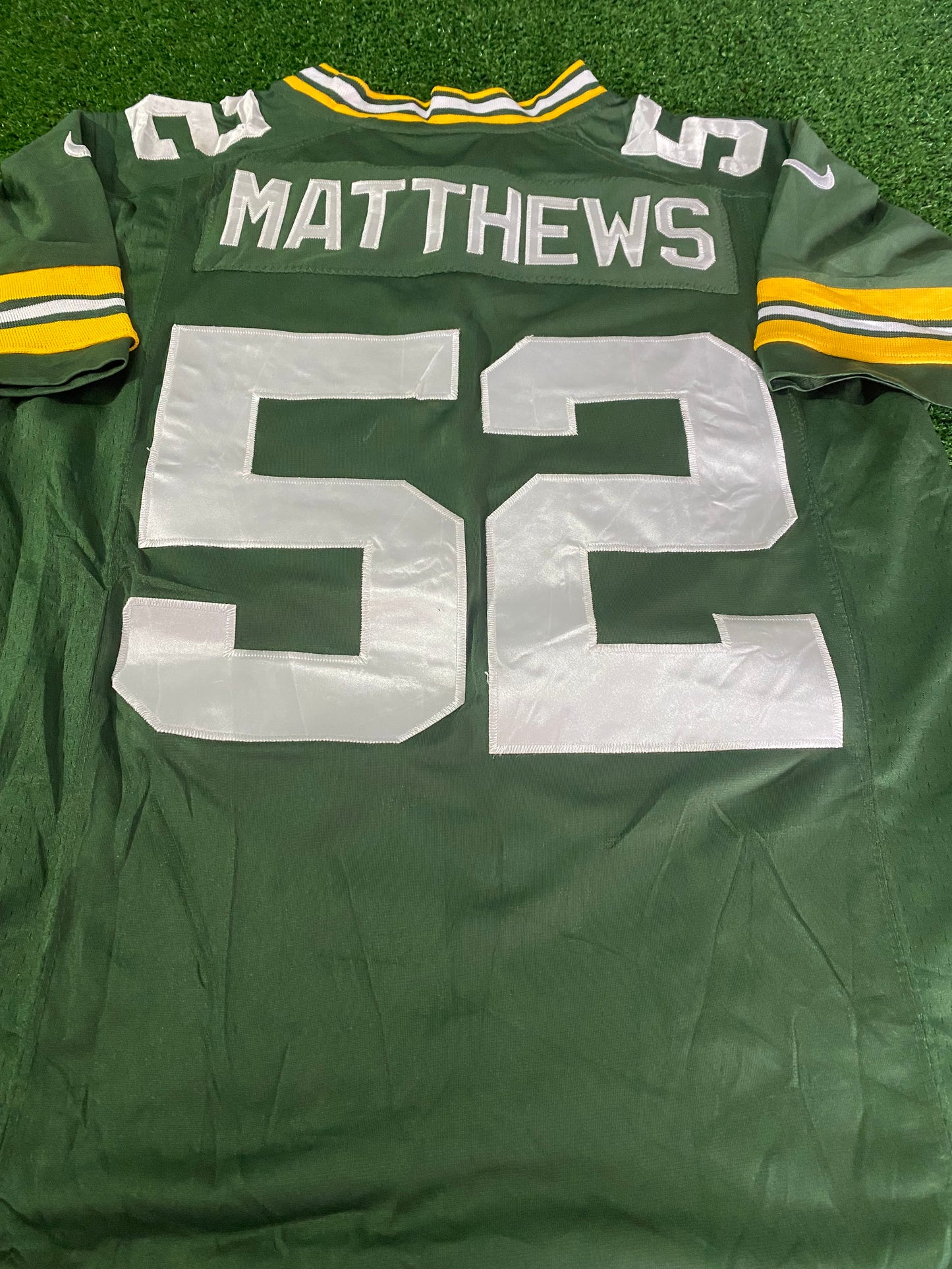 Green Bay Packers USA NFL American Football medium mans Matthews no52 Nike made Jersey