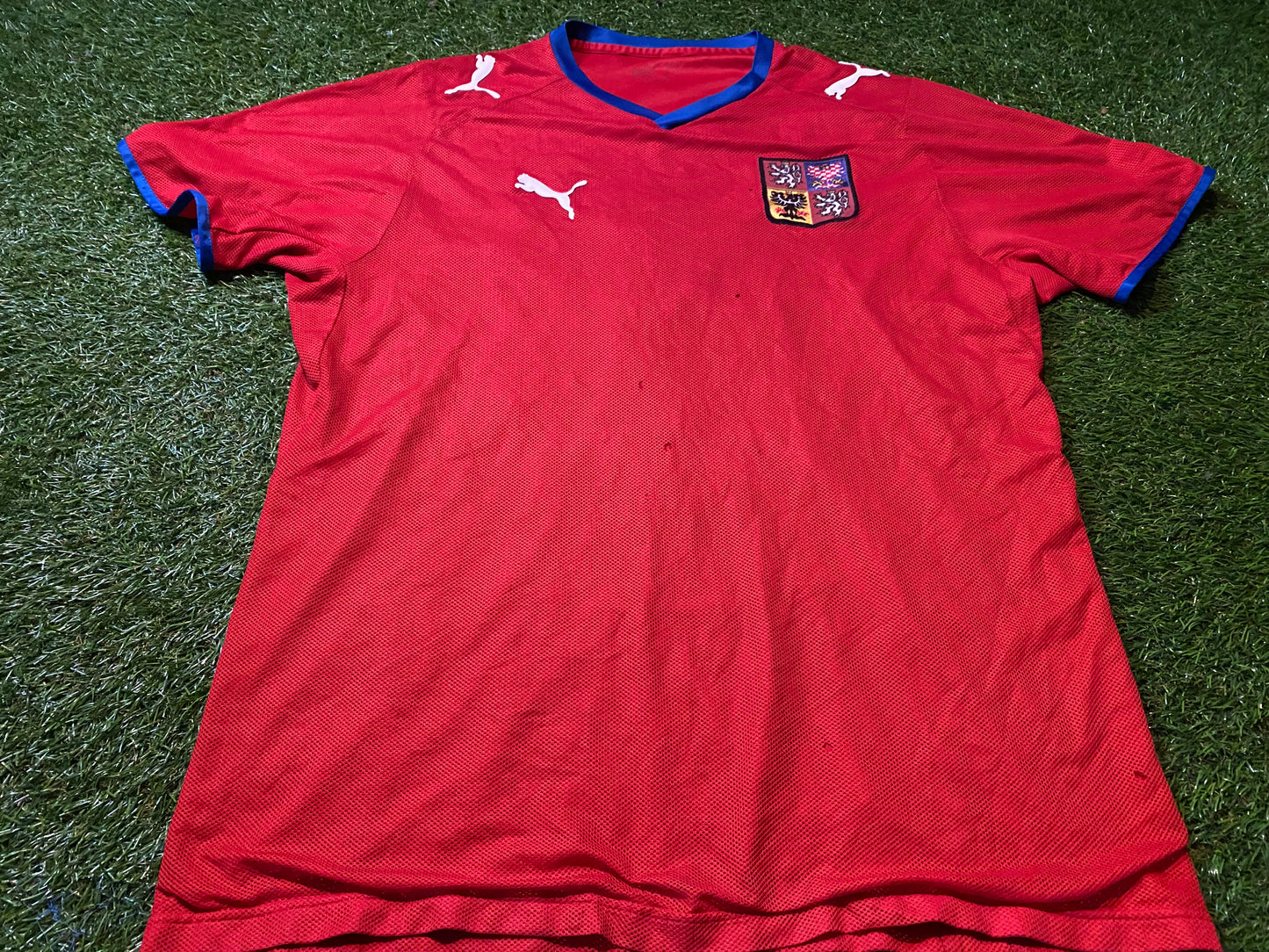 Czech Republic Soccer Football Medium mans Puma Made Home Jersey