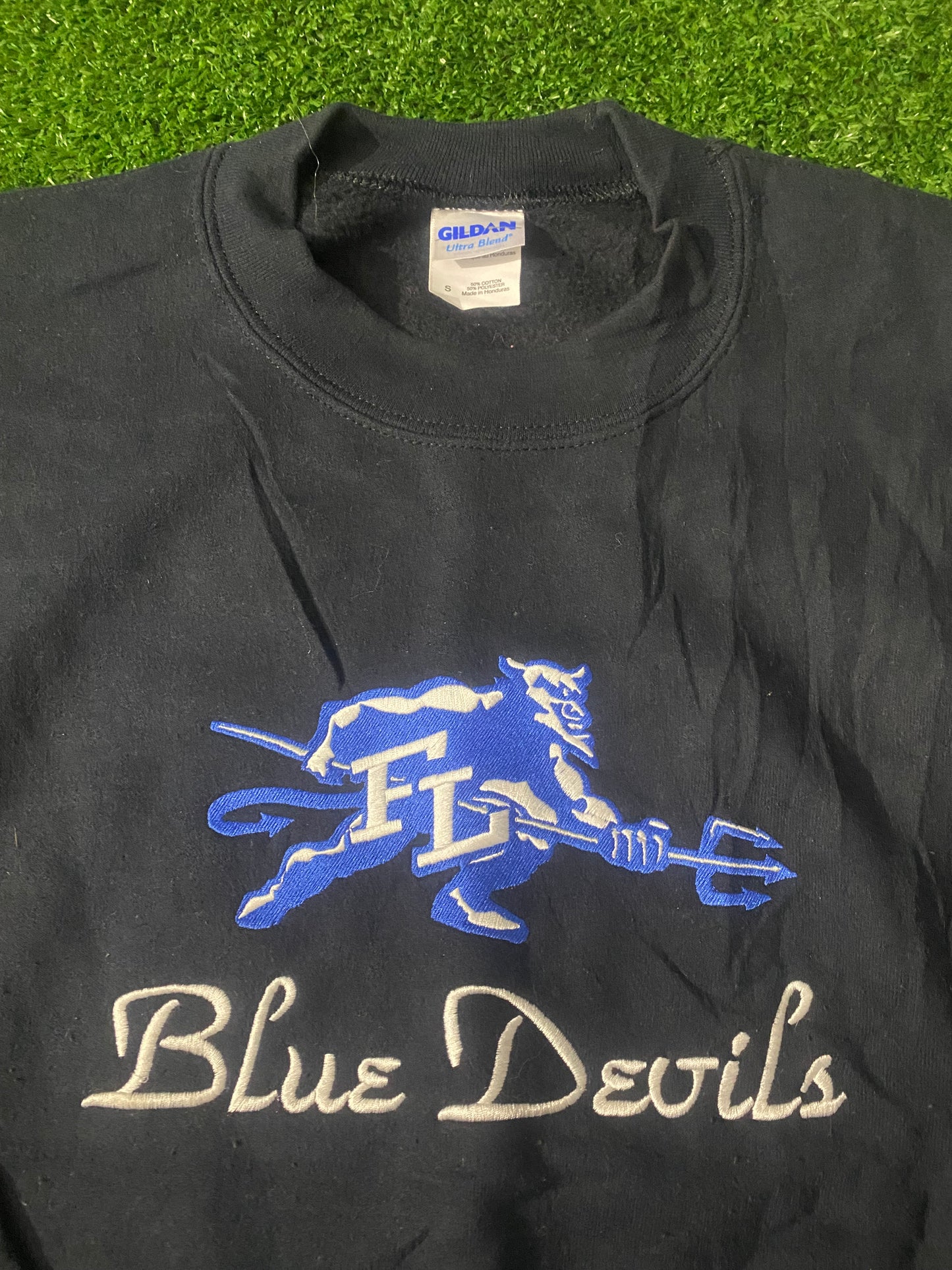 Fort Lupton Blue Devils USA United States Small Mans Vintage Gildan Made Sweater / Sweatshirt