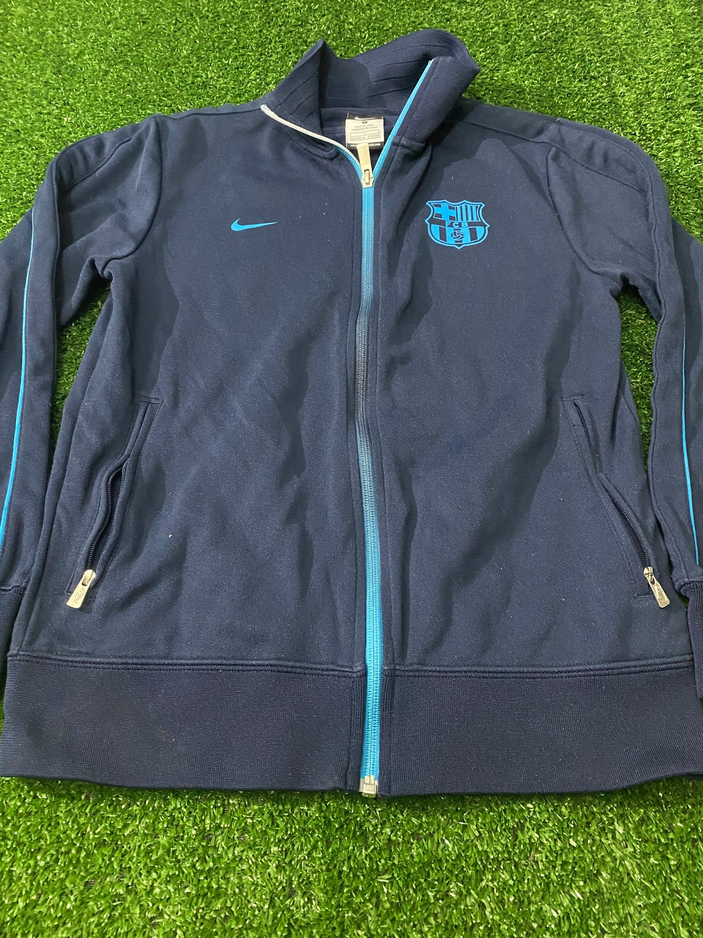 FCB Barcelona Spain Football Large Boys 10-12 Year Old Nike Made Single Layered Jacket