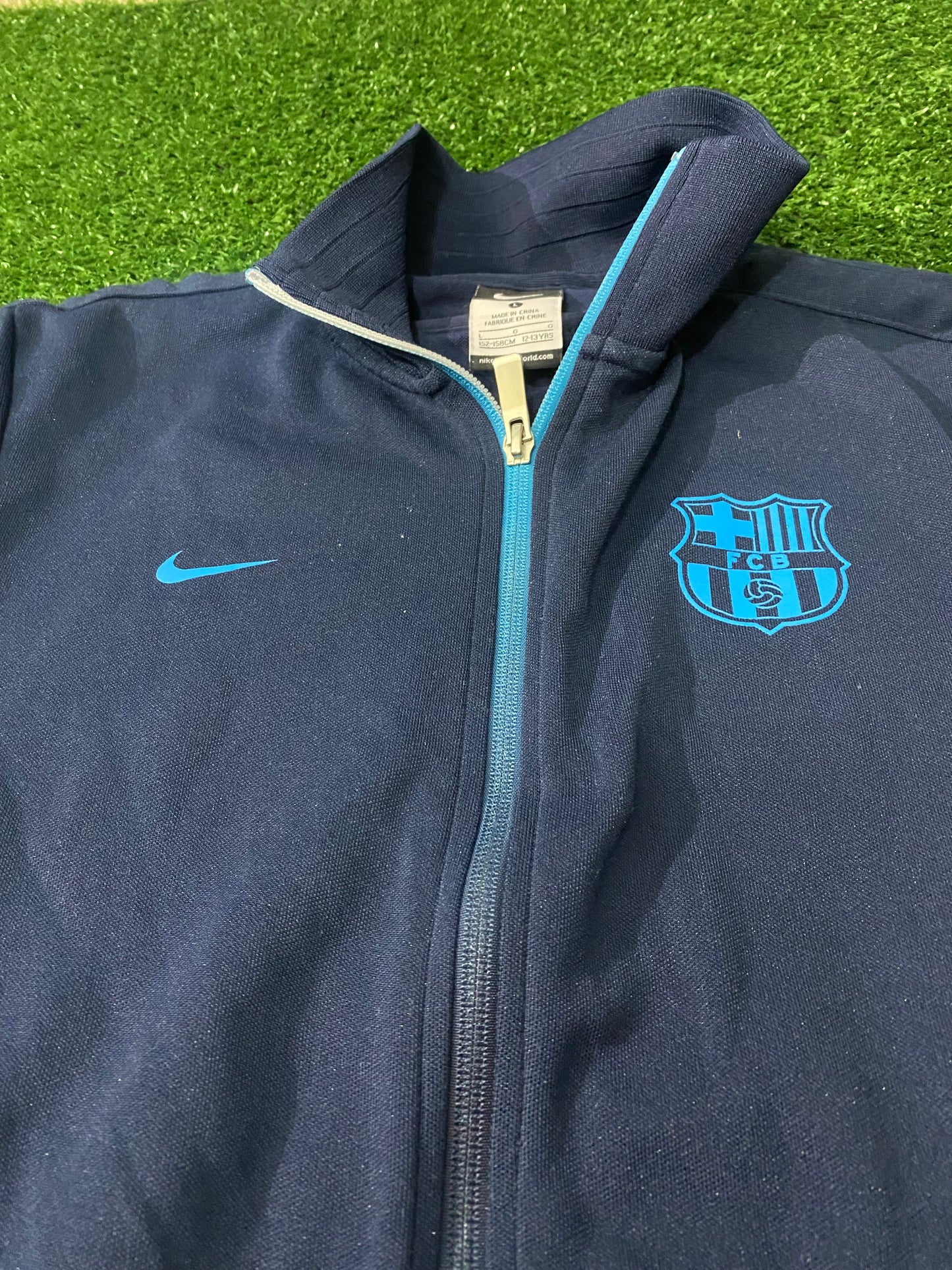 FCB Barcelona Spain Football Large Boys 10-12 Year Old Nike Made Single Layered Jacket