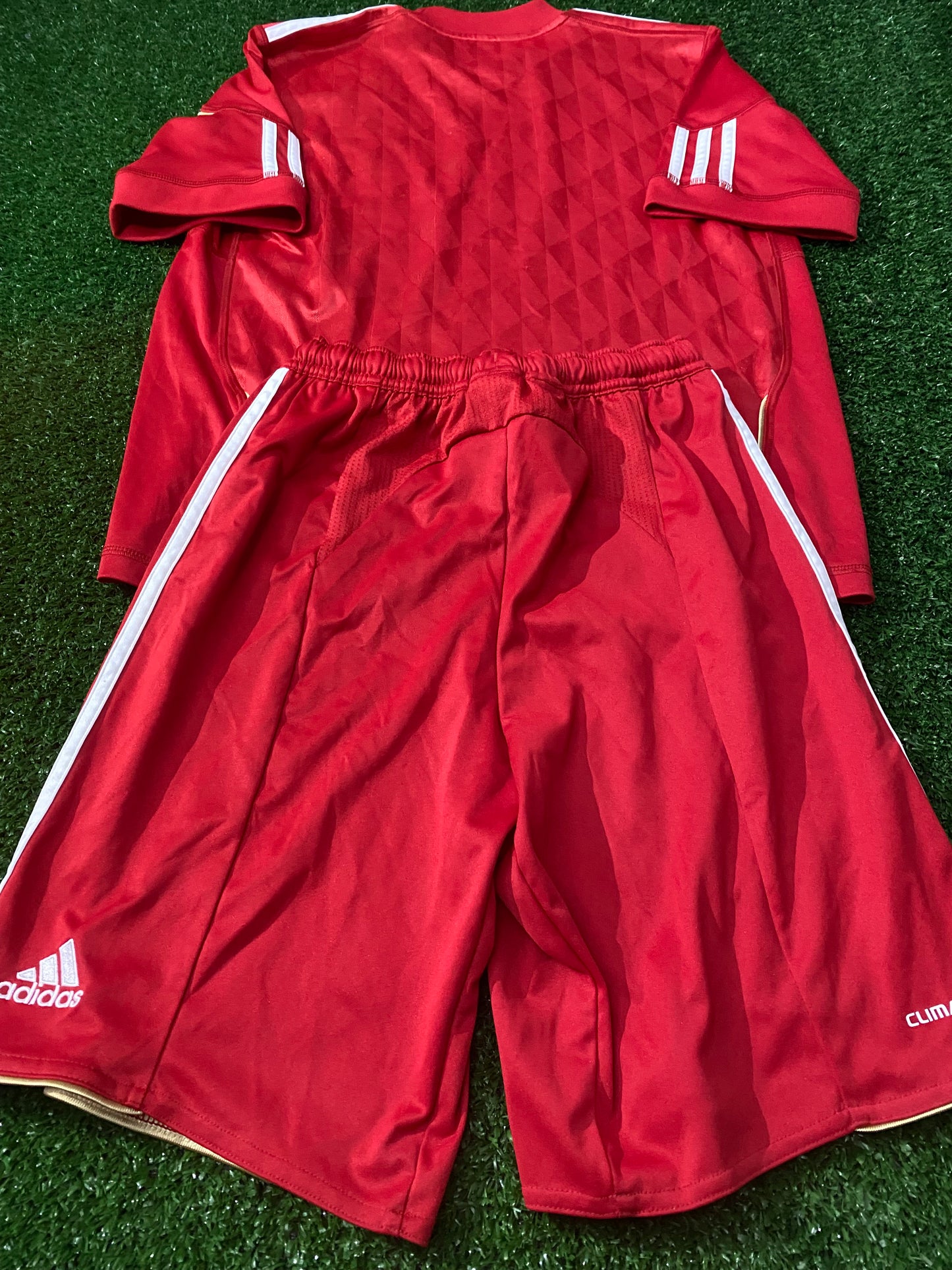 Liverpool FC England Soccer Football Large Boys 10-12 Year Old EPL Adidas Top & Shorts Set