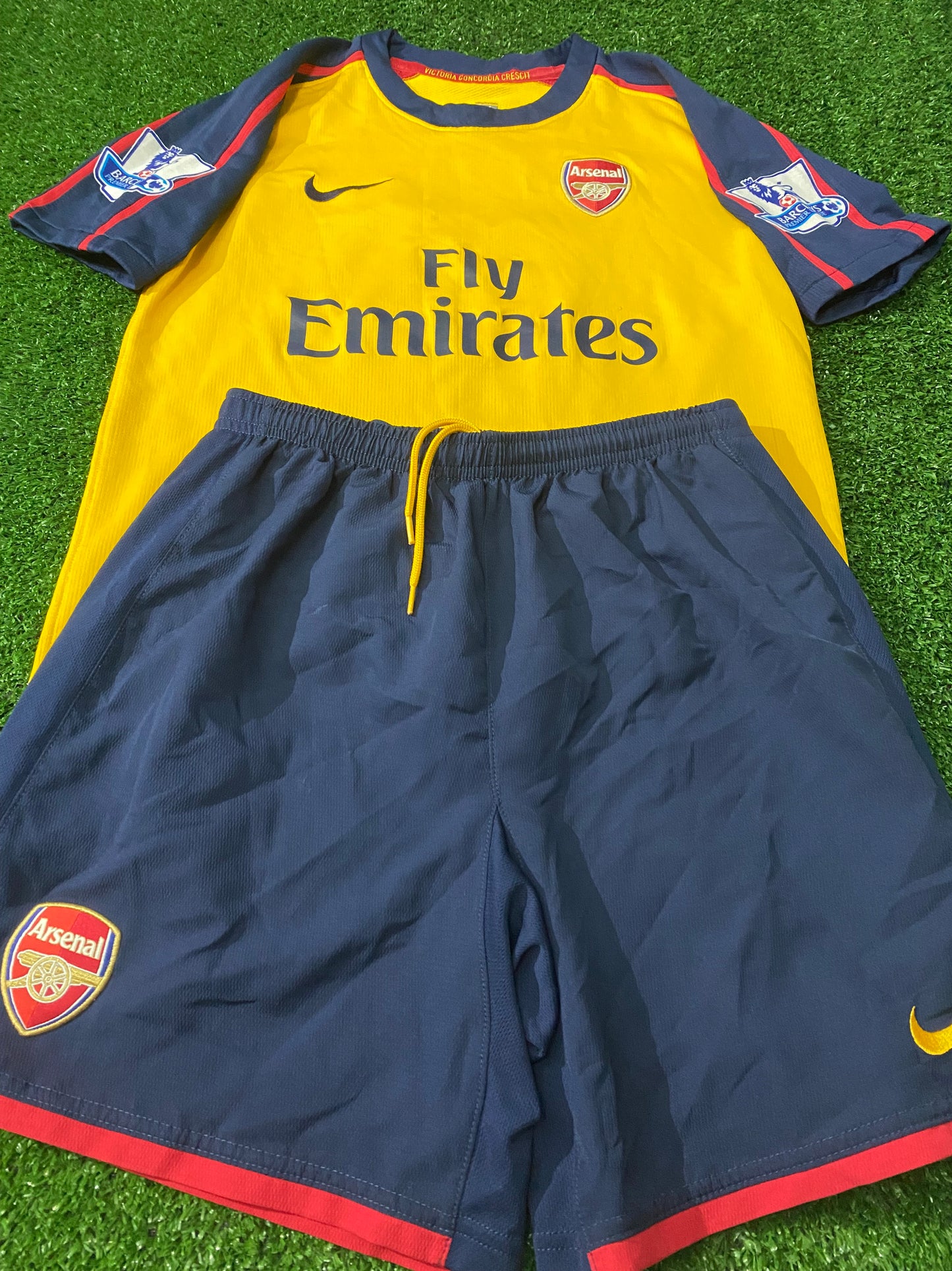 Arsenal FC Football Large Boys 10-12 Year Old Nike Made V Persie no11 Top & Shorts Set