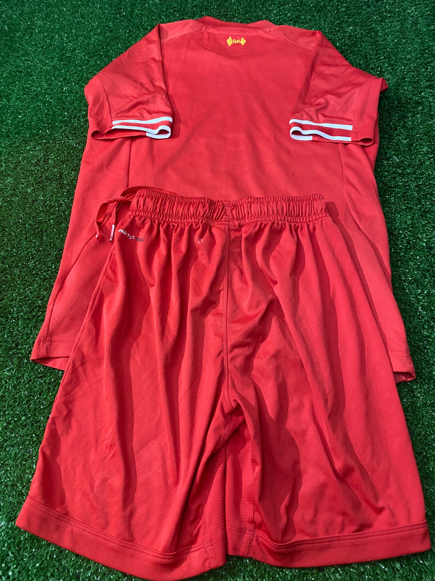 Liverpool England Soccer Football Large Boys 10-12 Year Old EPL Warrior Top & Shorts Set