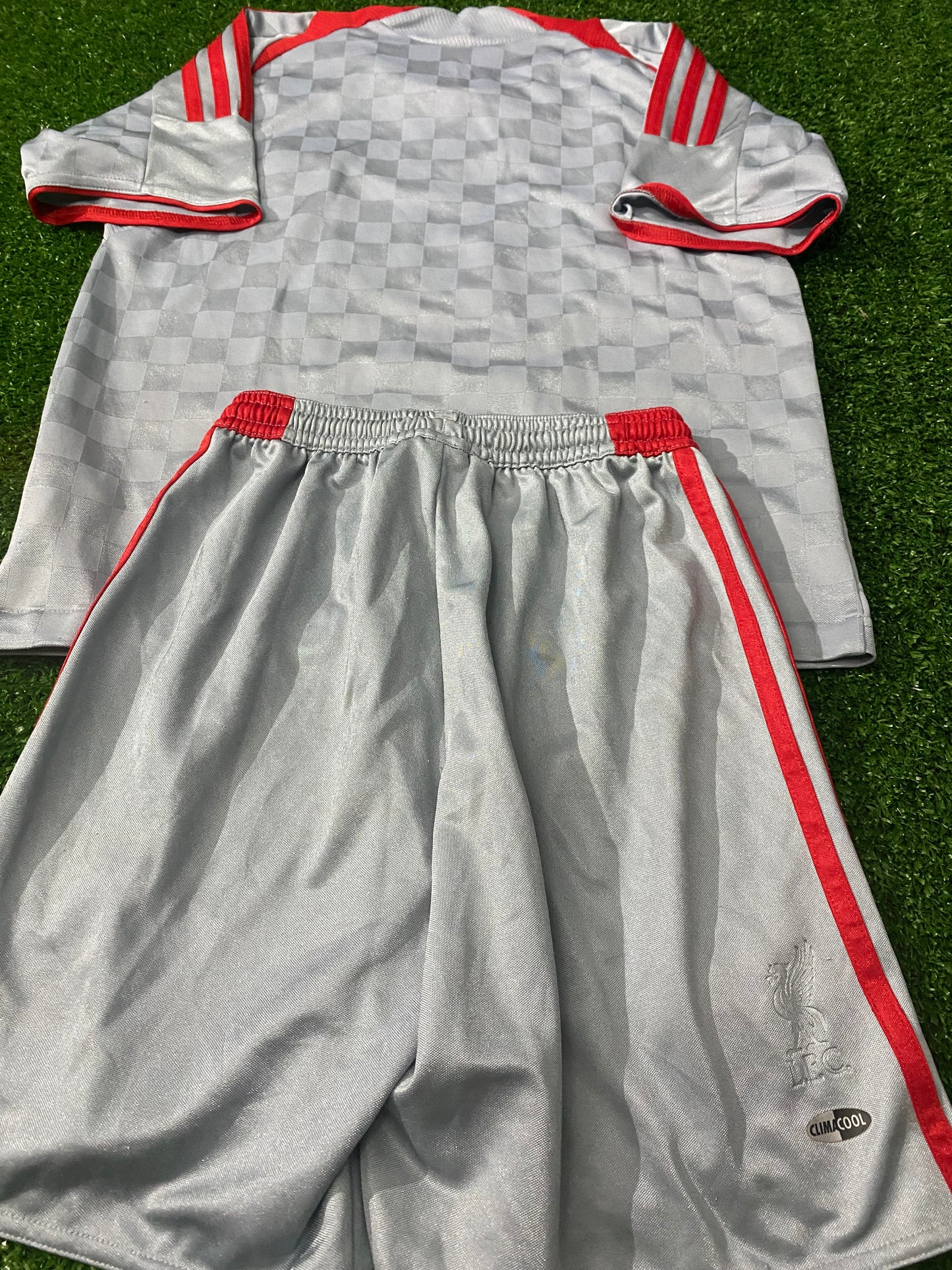 Liverpool England Soccer Football Medium Boys 9-11 Year Old EPL Adidas Top & Shorts Set