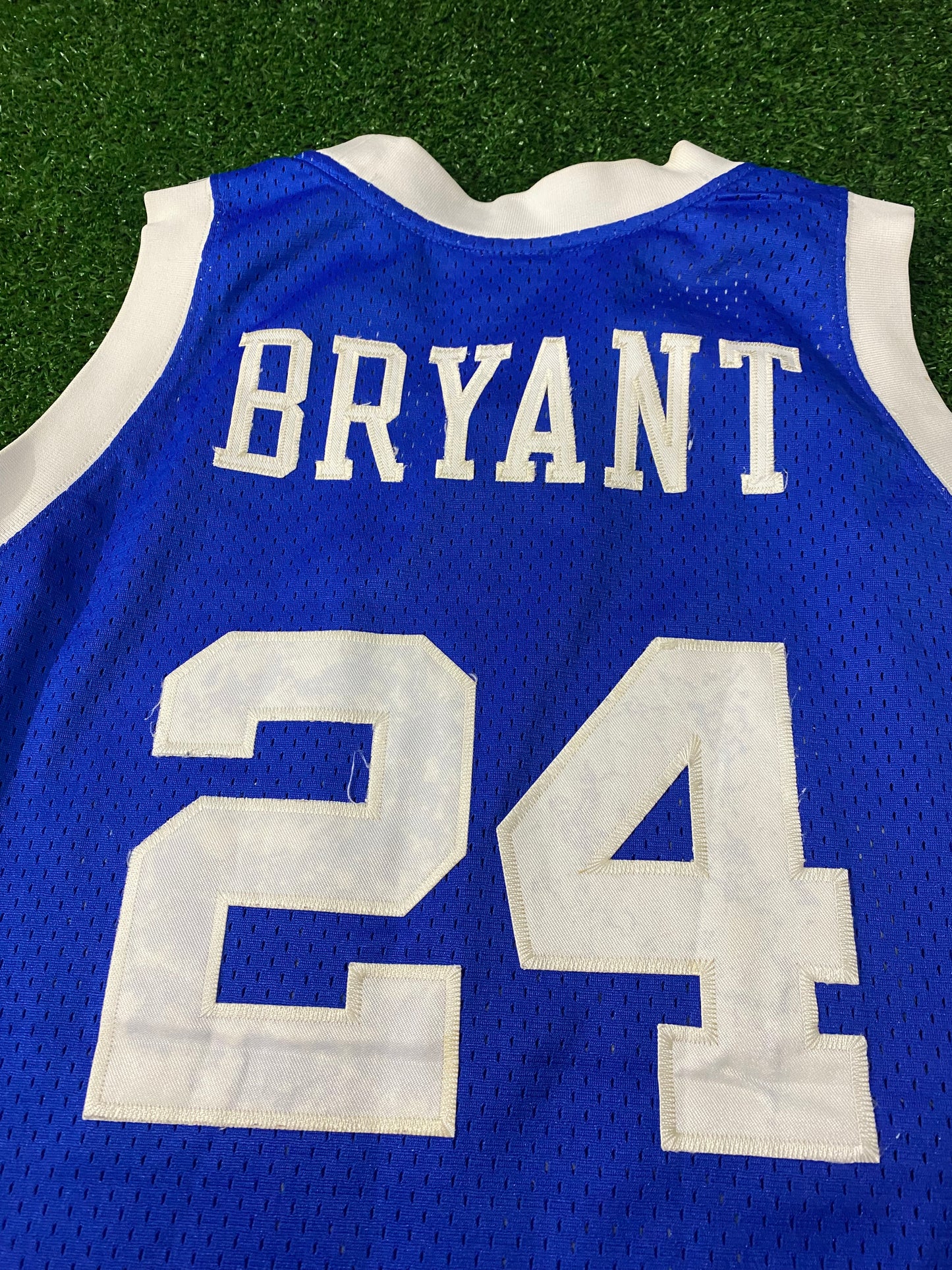 LA Lakers USA NBA Basketball Medium Mans Rare Vintage Bryant no24 Champion Made Jersey