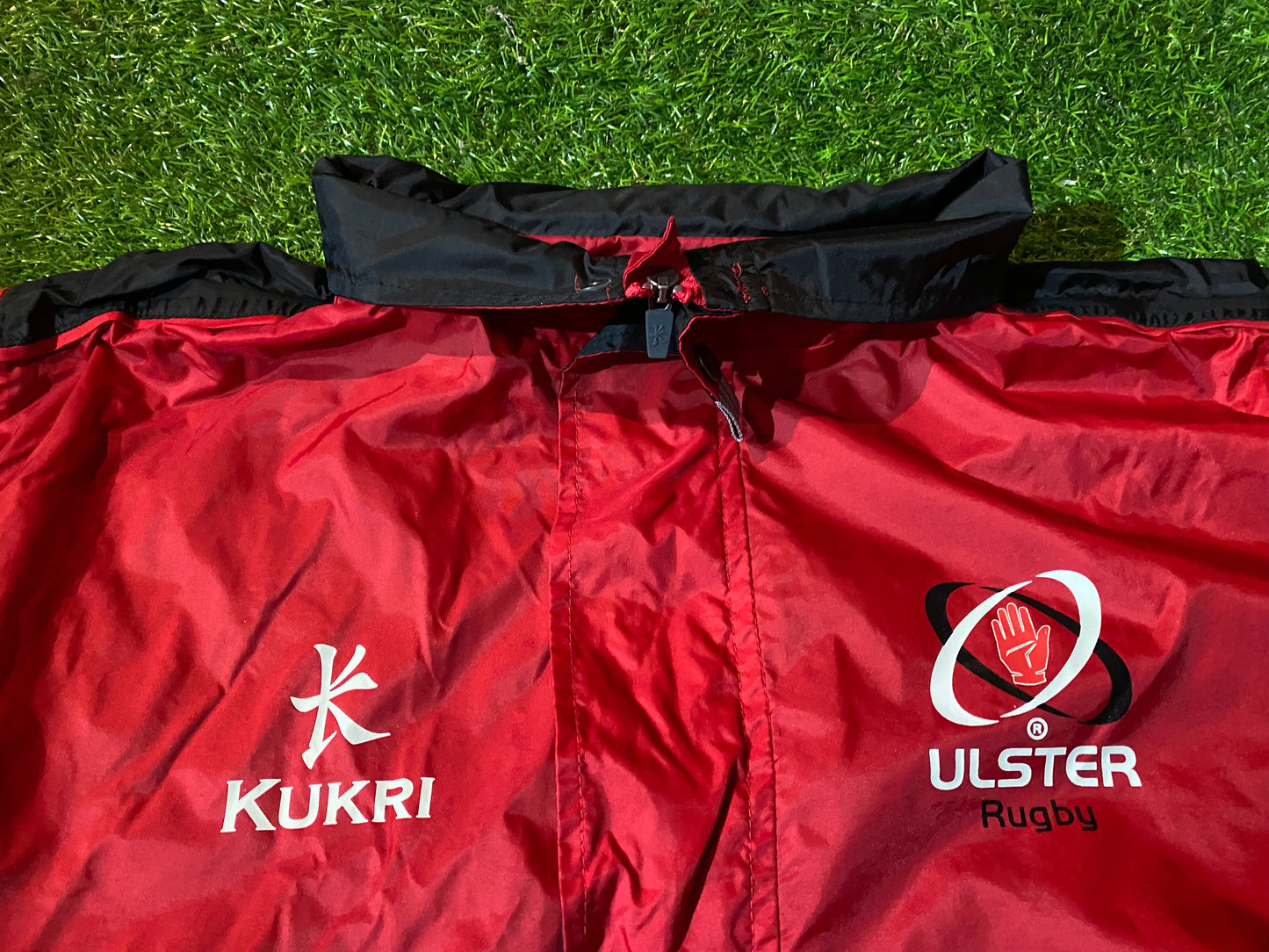 Ulster Northern Ireland Rugby Union Medium Mans Lighter Weatherproof Hooded Jacket