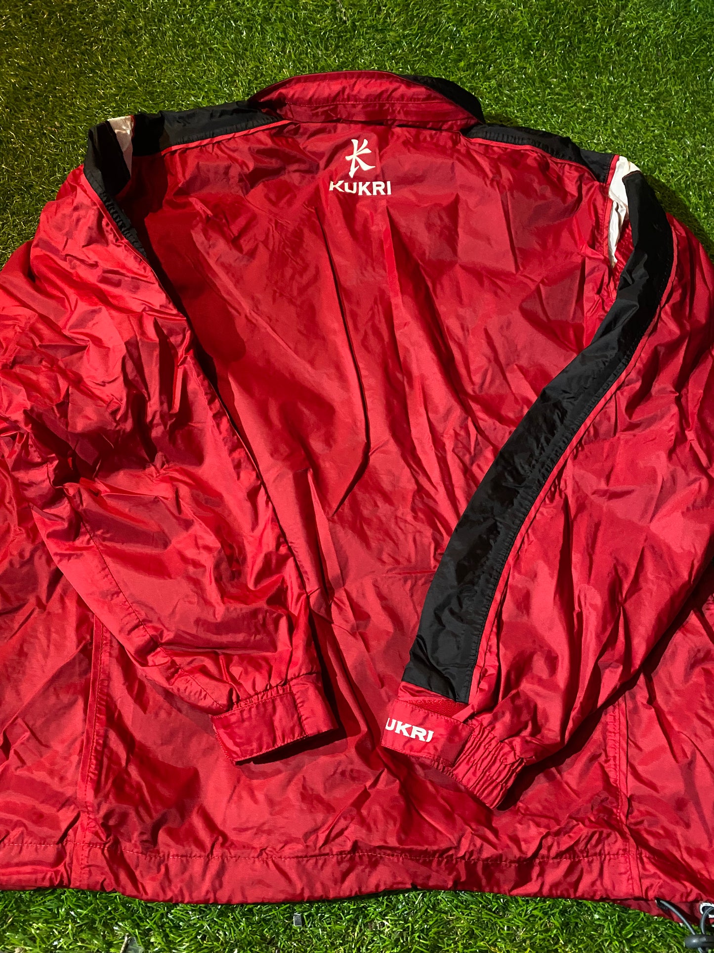 Ulster Northern Ireland Rugby Union Medium Mans Lighter Weatherproof Hooded Jacket