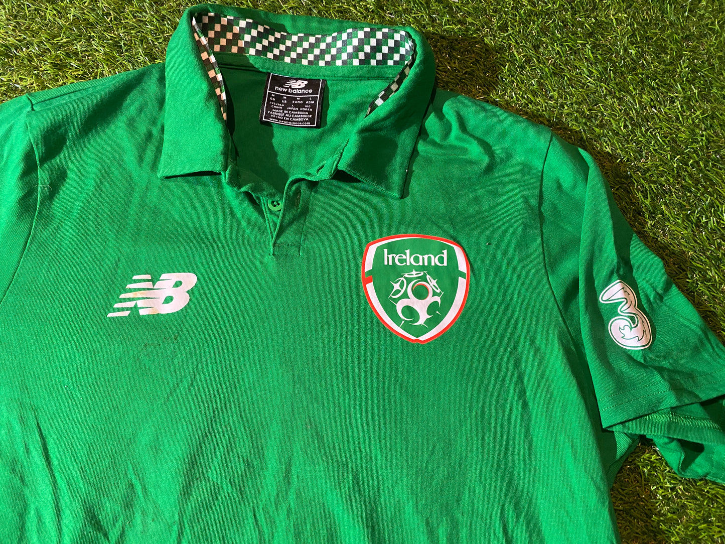 Republic of Ireland Football Soccer Medium Mans New Balance Made Polo Jersey