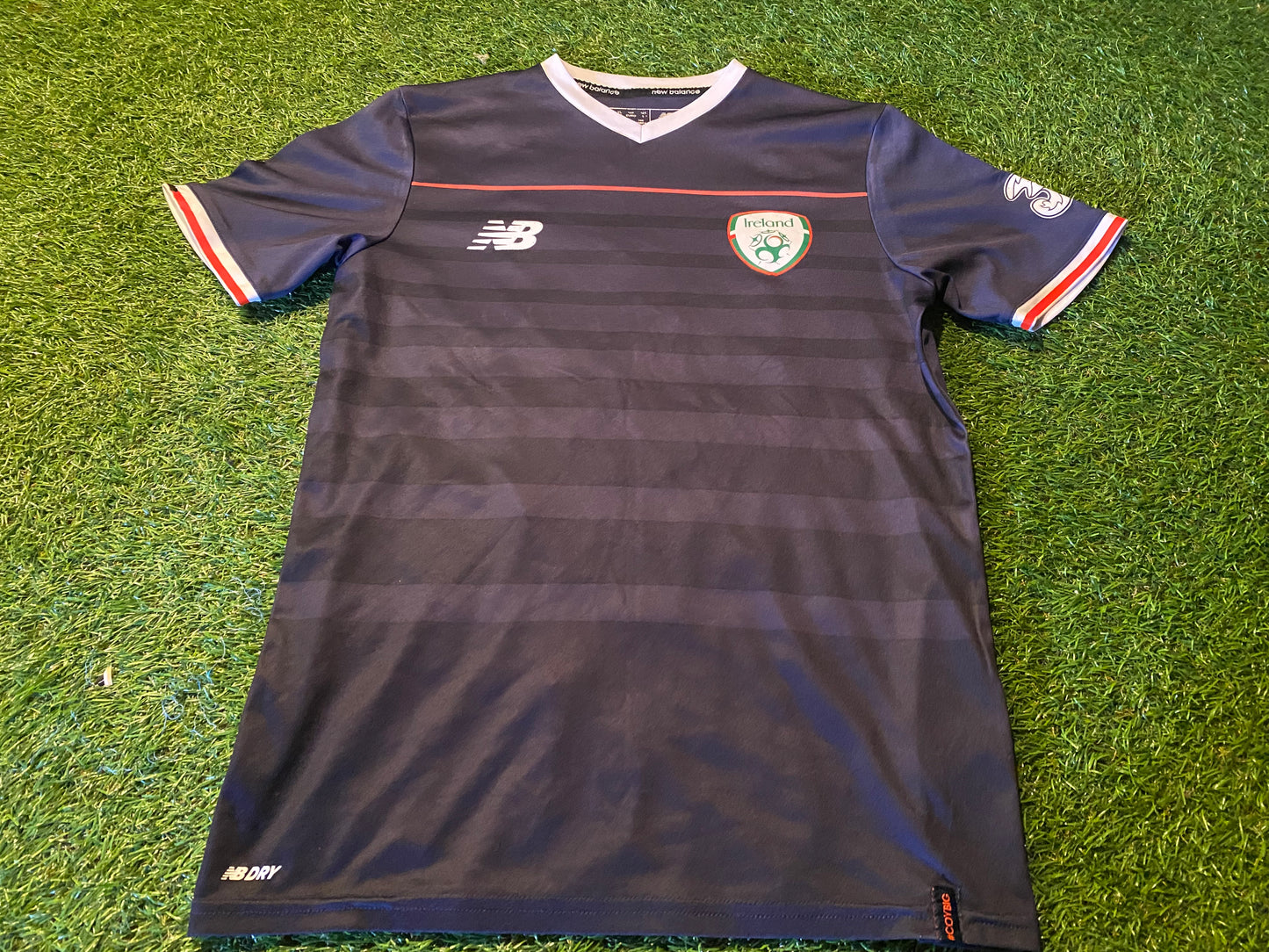 Republic of Ireland Eire Irish Ireland Soccer Football Large Boys 11-12 Year Old Jersey