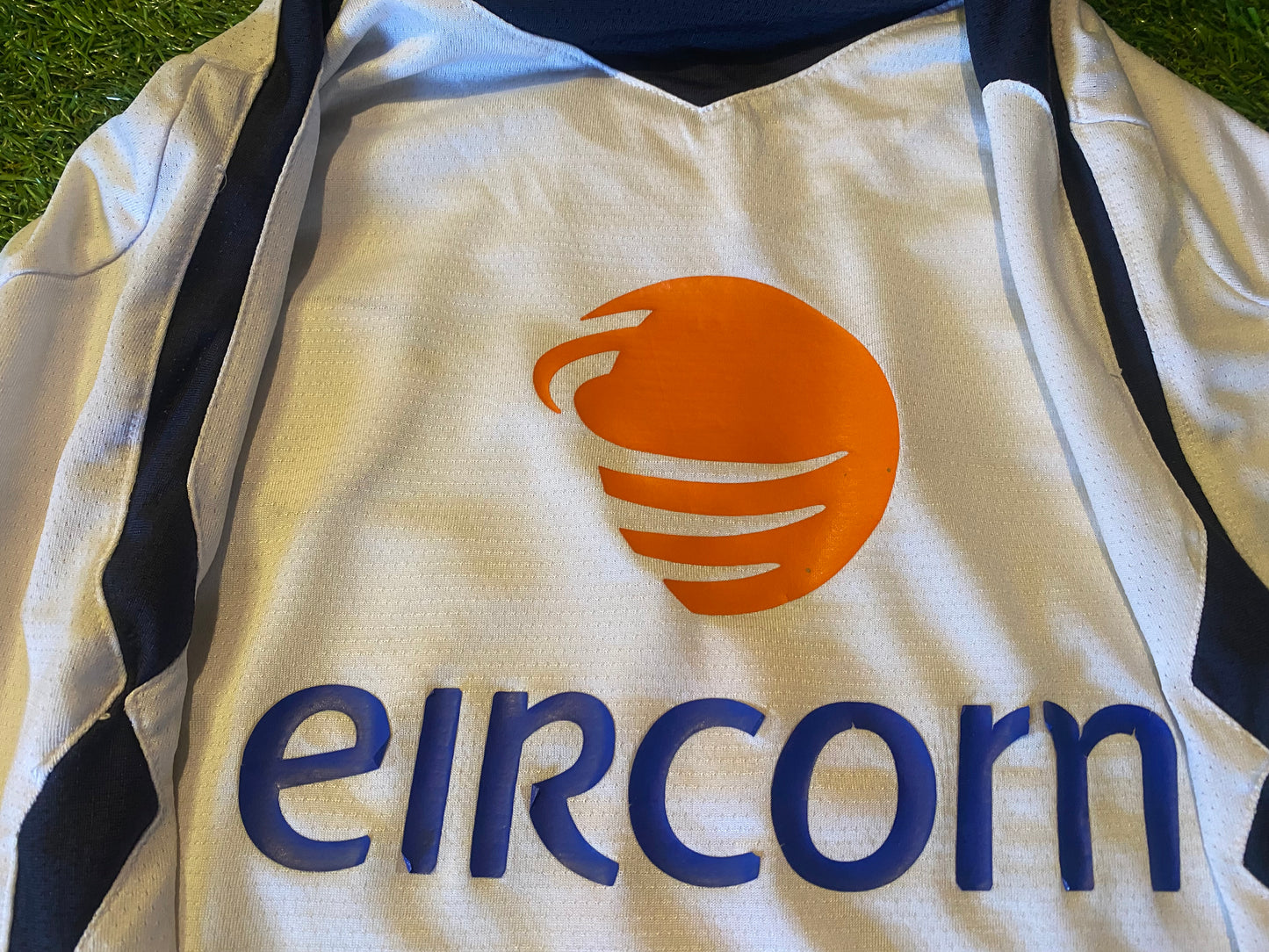 Republic of Ireland Eire Irish Football Soccer XL Extra Large Mans Umbro Made Leisure Jersey