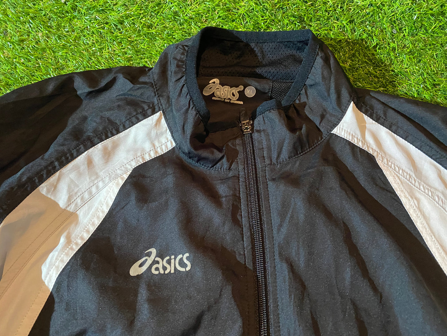 Asics Sports XL Extra Large Mans Single Layered Zip Up Light Jacket / Coat