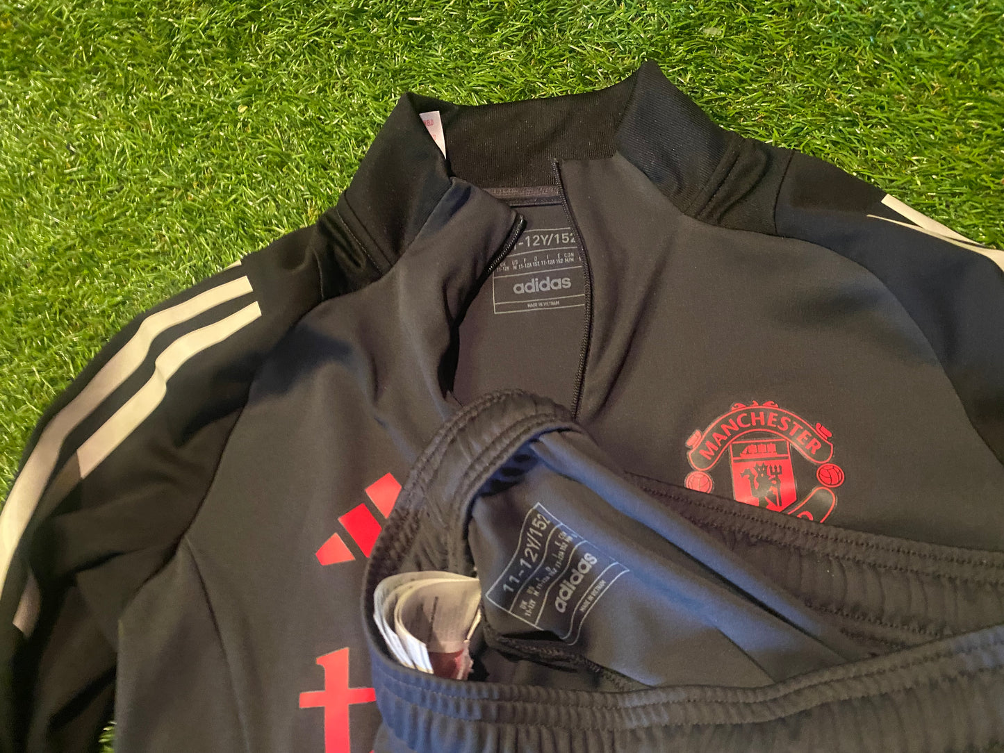 Manchester United Football Large Boys 10-12 Year Old Adidas Tracksuit Top / Bottoms