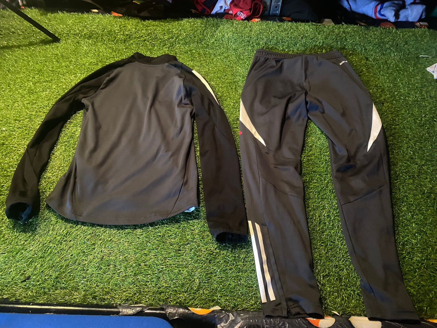 Manchester United Football Large Boys 10-12 Year Old Adidas Tracksuit Top / Bottoms