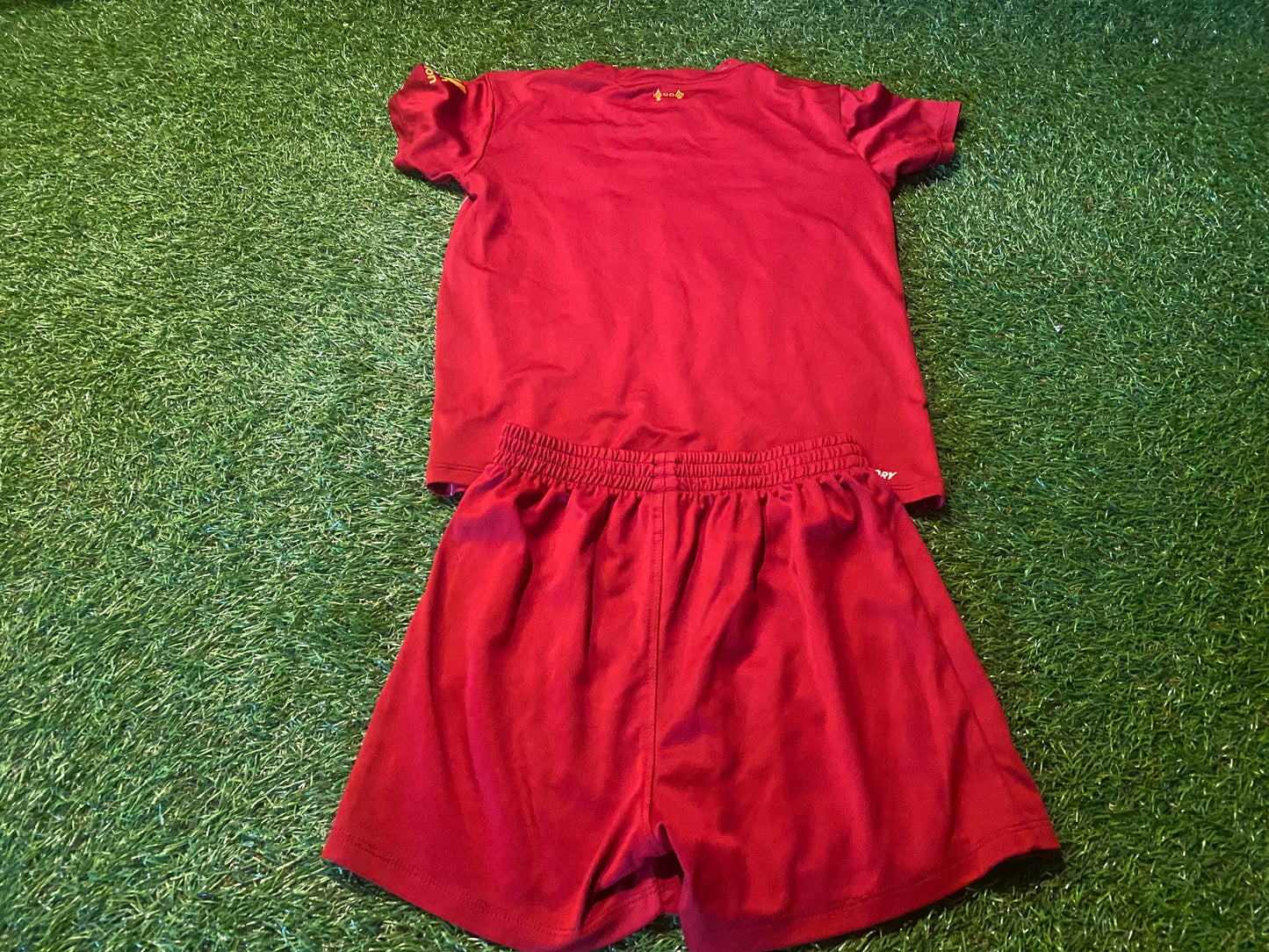 Liverpool England Football X Small Boys New Balance 110cm a 4-5 Year Old Top & Shorts Set