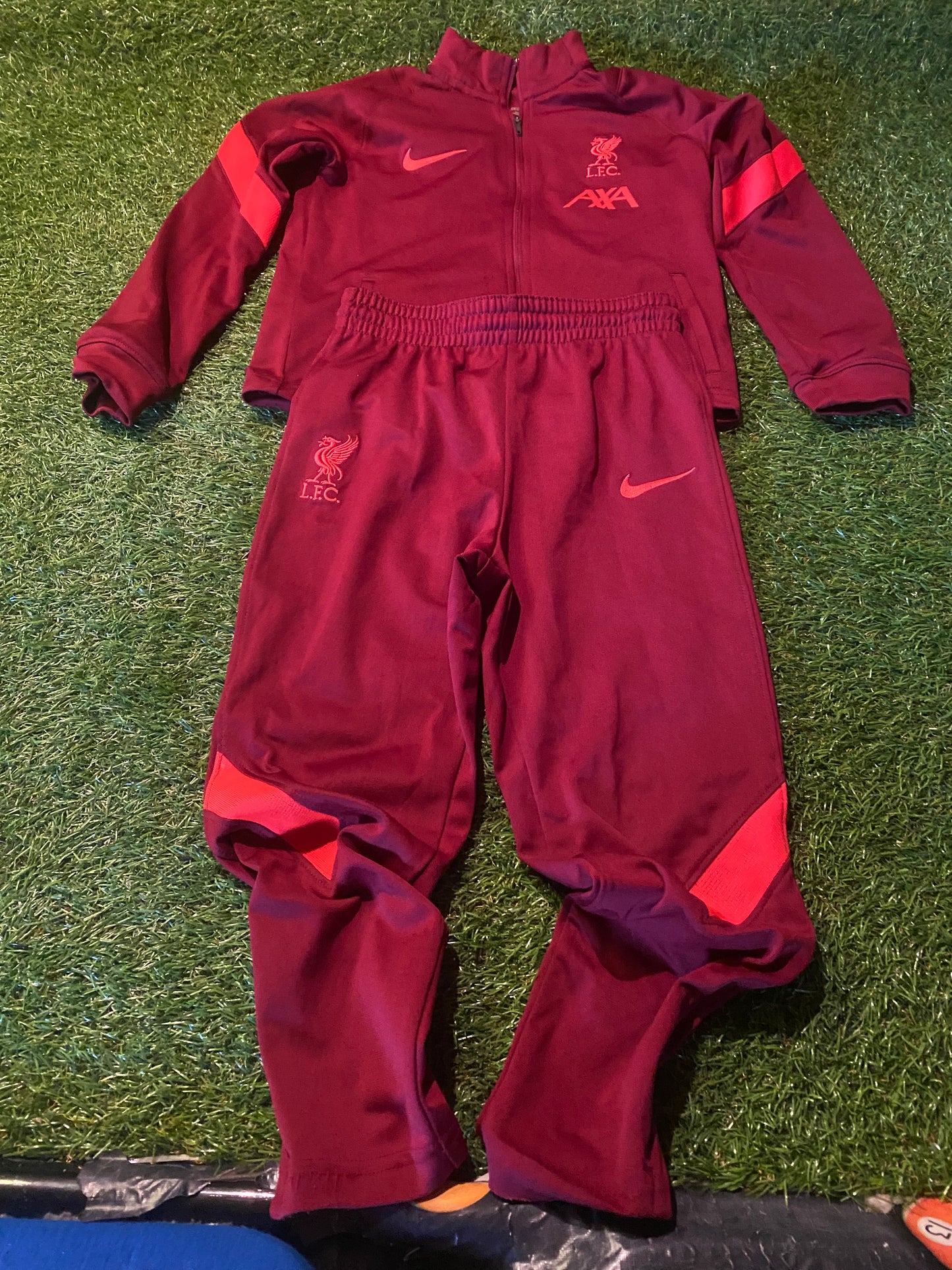 Liverpool England Football X Small Boys Nike 110-116cm a 5-6 Year Old Top & Bottoms Set