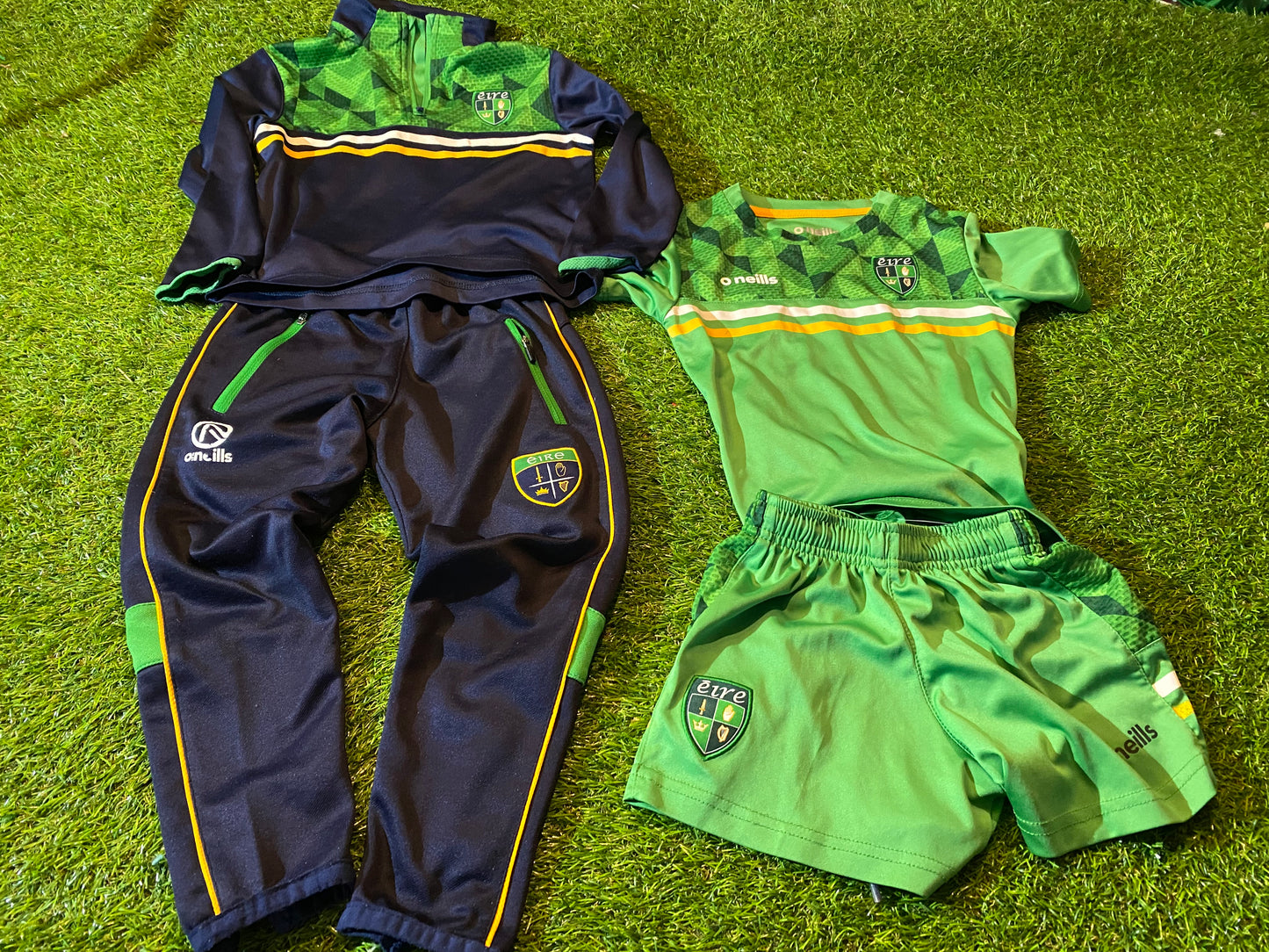 Eire 4 Province GAA Gaelic Football Kids 3-4 Year Old Tracksuit & Top & Shorts Set