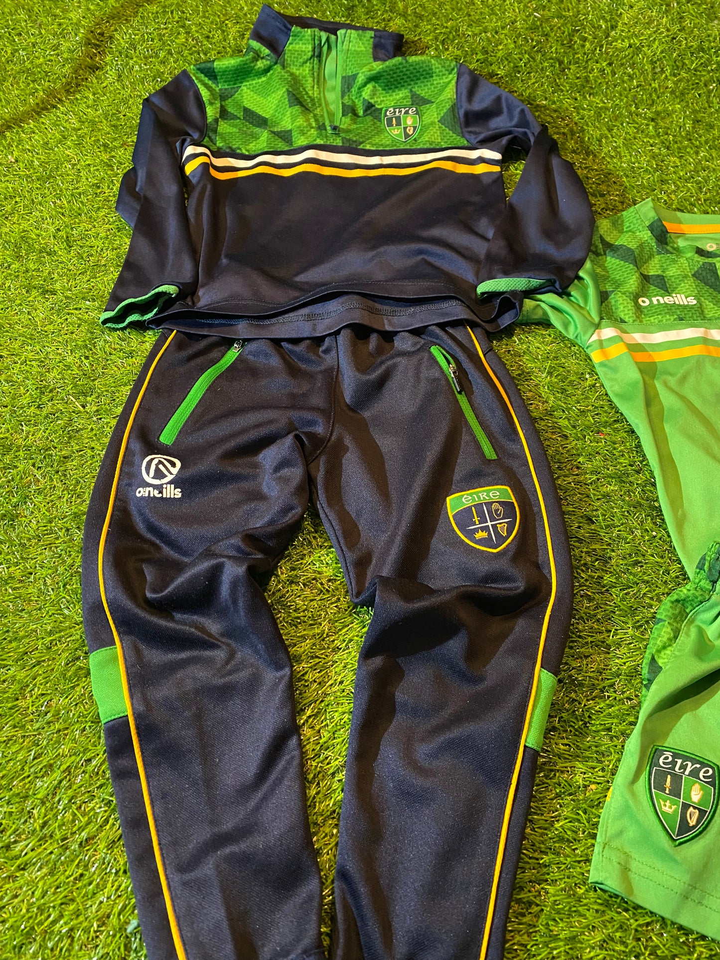 Eire 4 Province GAA Gaelic Football Kids 3-4 Year Old Tracksuit & Top & Shorts Set