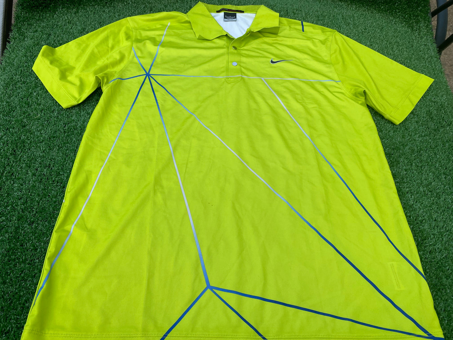 Tiger Woods Nike Golf Clothing Medium Lime Green Type NEW BNWOT Top / Polo Jersey