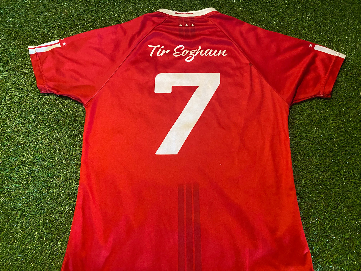 Co Tyrone GAA Gaelic Football Youths / Small mans No 7 Match Worn Top