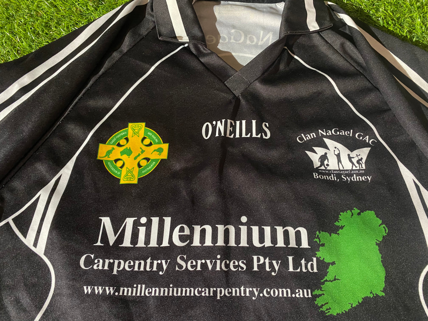 Bondi Sydney Australia Ireland GAA Gaelic Football Hurling Medium Mans Tight Fit Oneills Jersey