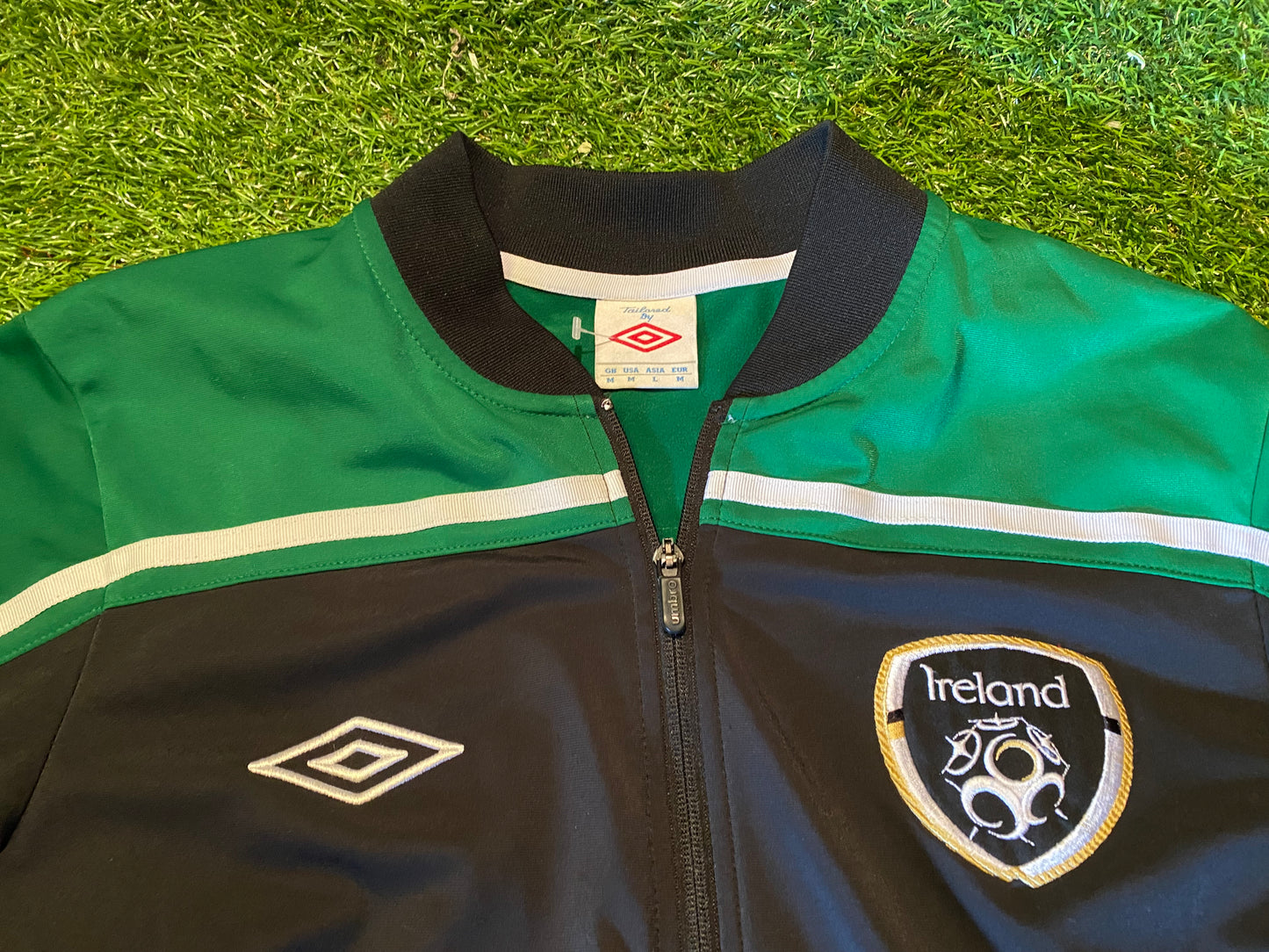 Republic of Ireland Eire Irish Football Soccer Medium Mans Zip Up Umbro Made Jacket