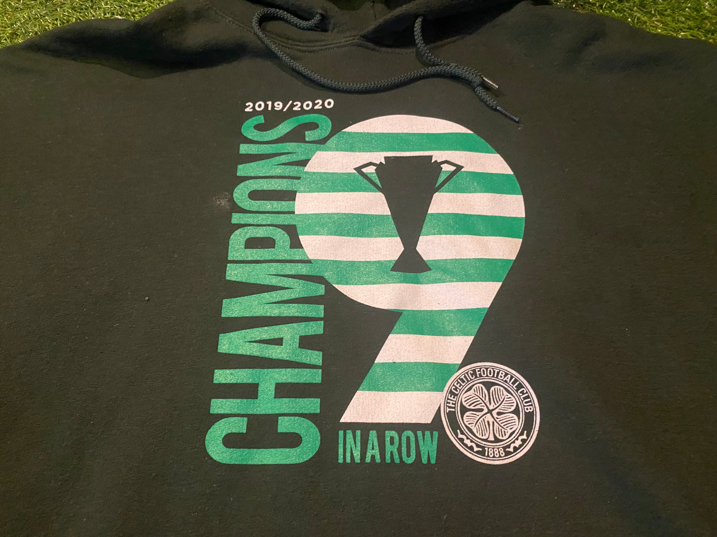 Celtic FC Scotland Football Large Mans Licensed ( In A Row Hoody Hooded Top