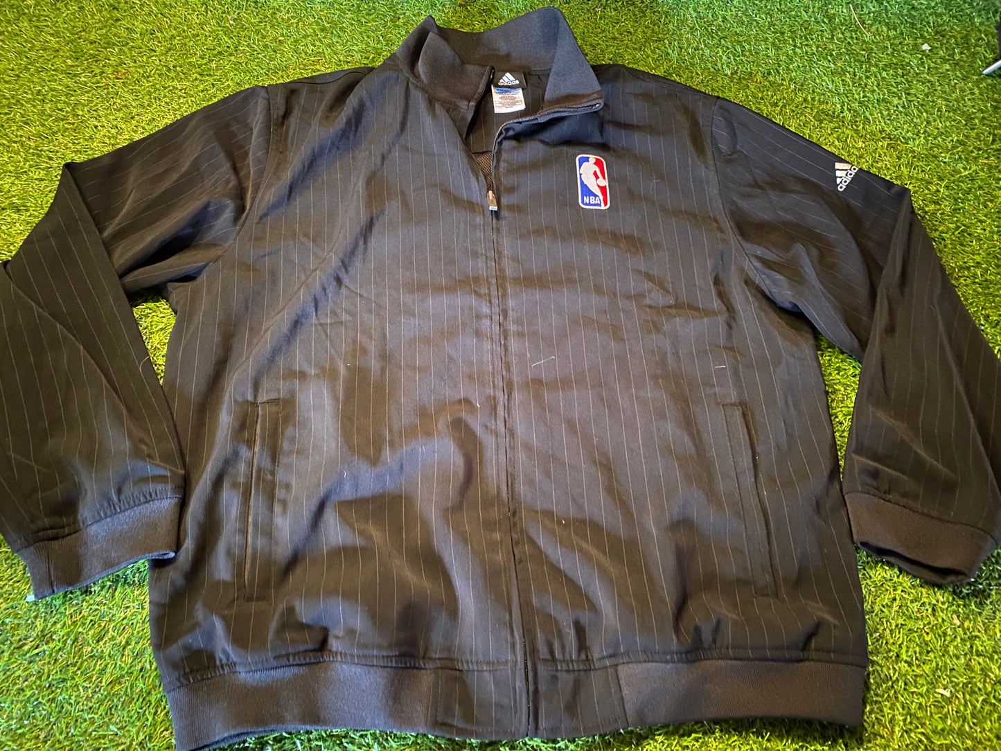 Adidas Made NBA Basketball USA United States Large Mans Breathable Lined Zipped Up jacket