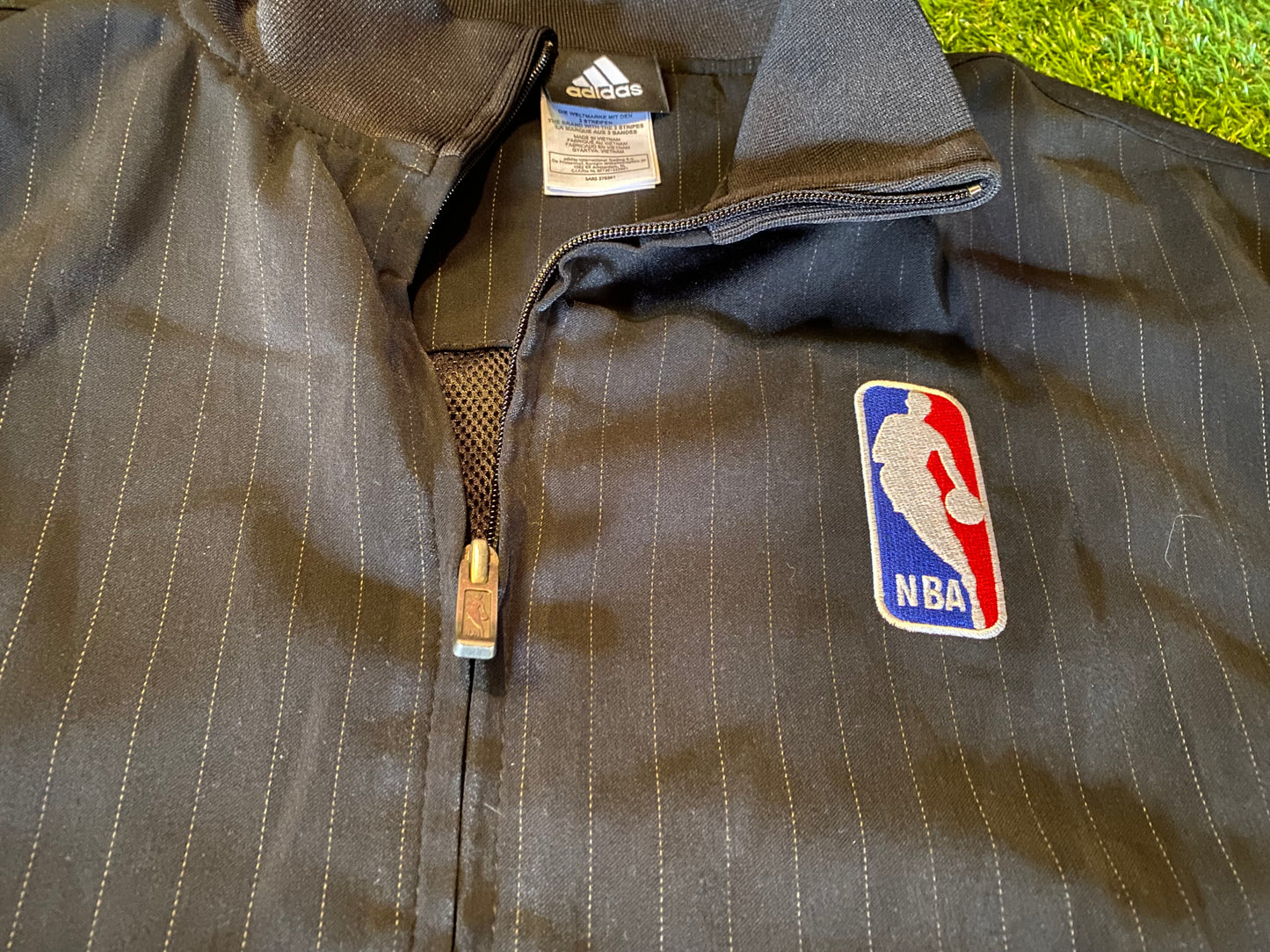 Adidas Made NBA Basketball USA United States Large Mans Breathable Lined Zipped Up jacket