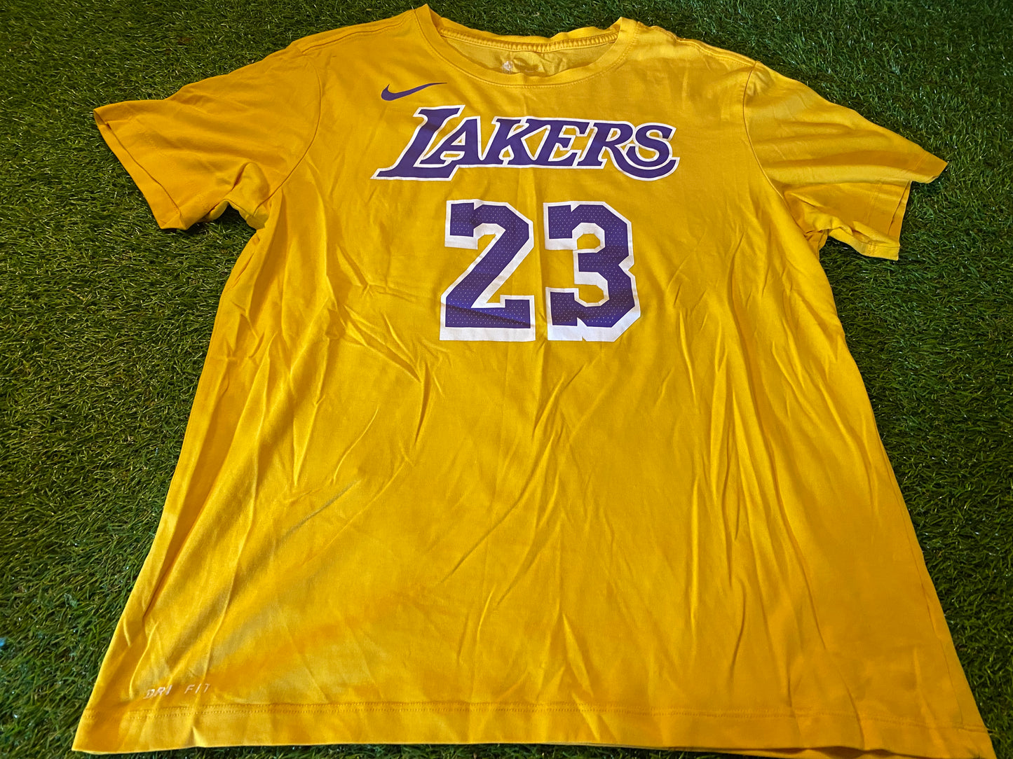 LA Lakers USA NBA Basketball Medium Mans James no23 Nike Made T Shirt