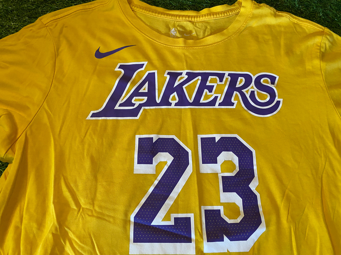 LA Lakers USA NBA Basketball Medium Mans James no23 Nike Made T Shirt