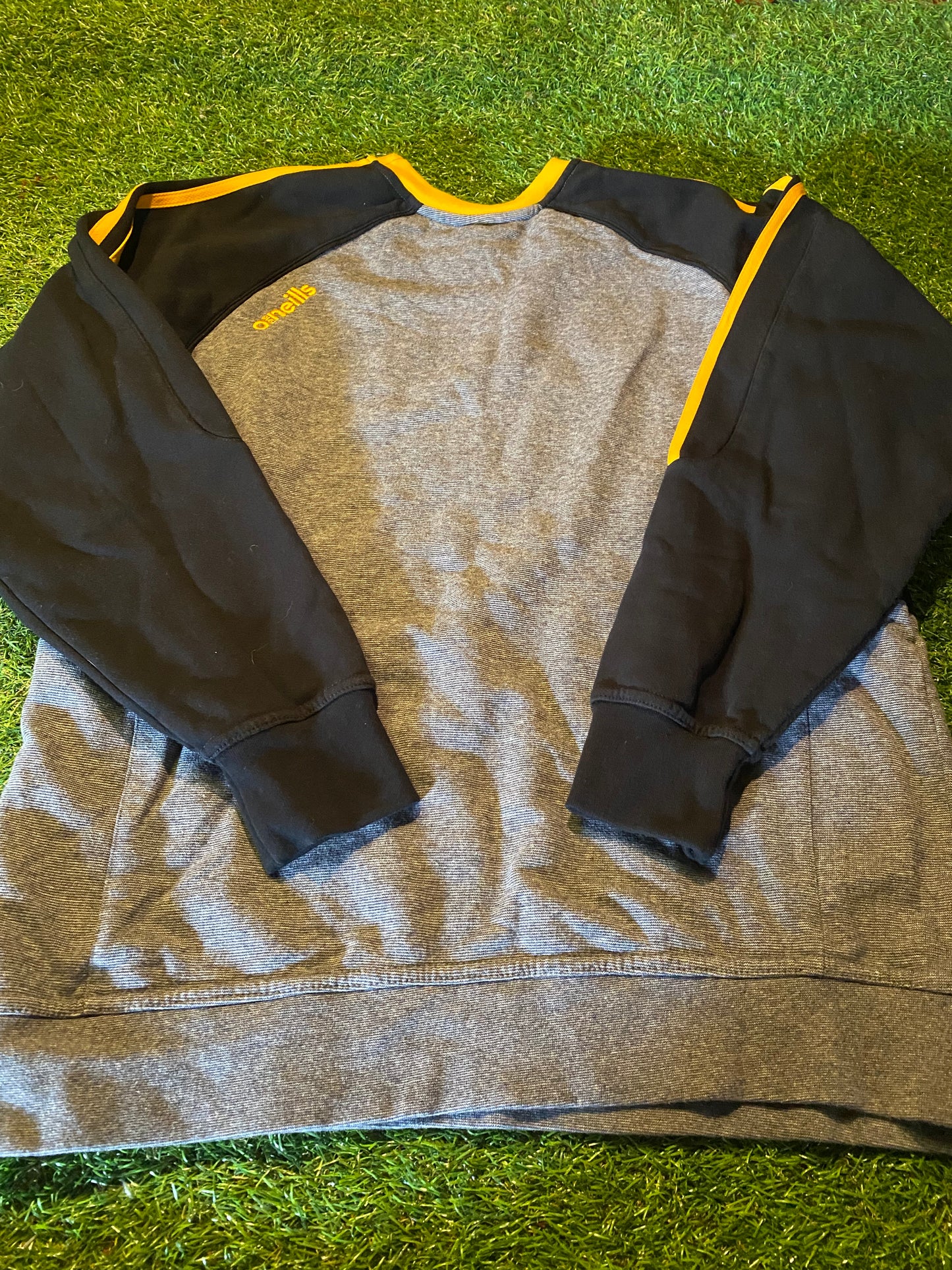 GAA Gaelic Football Ireland XL Extra large Mans Heavier Sweater / Training Top