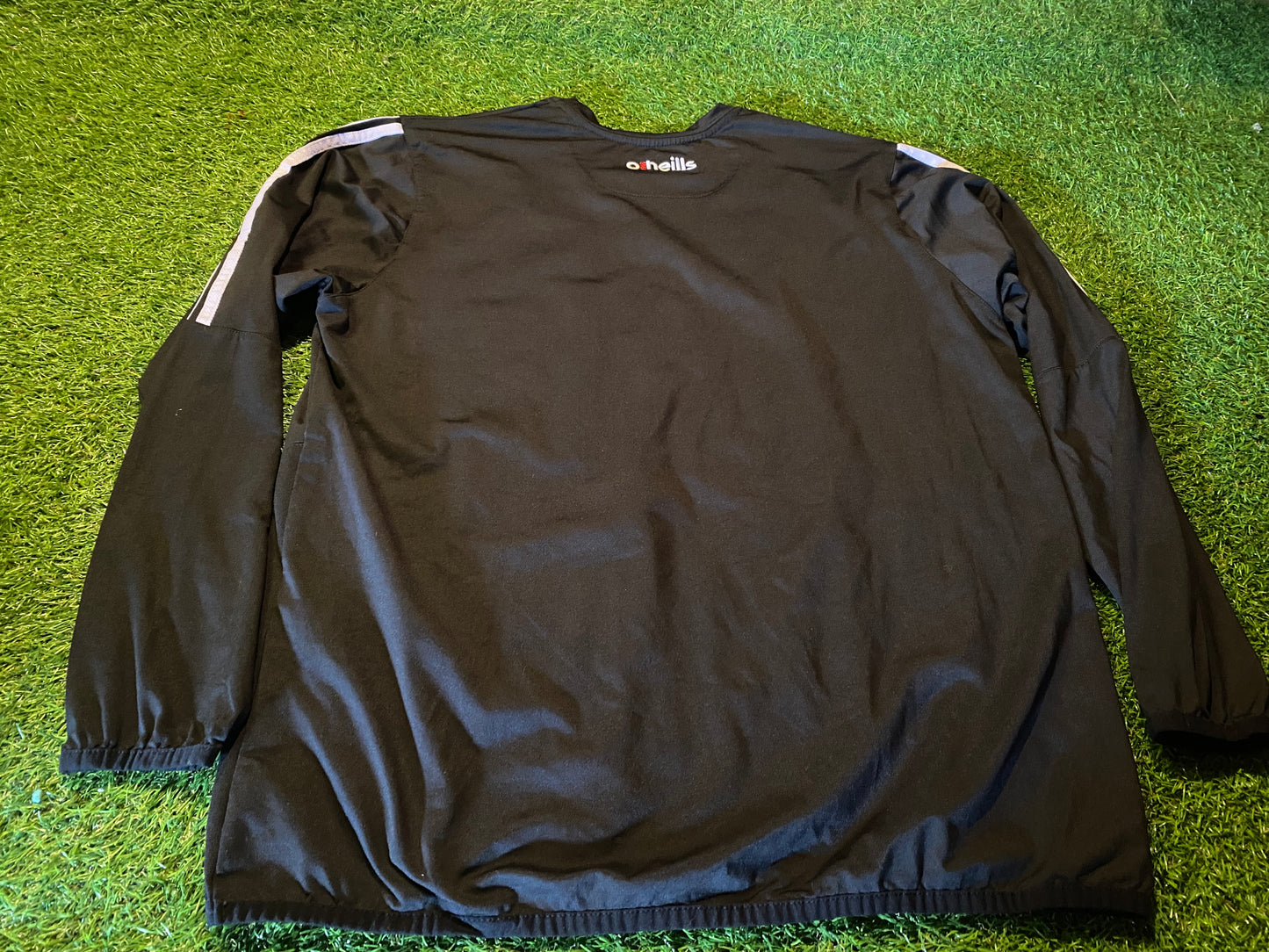 Co Tyrone GAA Gaelic Football Ireland XL Extra large Mans Tighter Fitting Sweater / Training Top