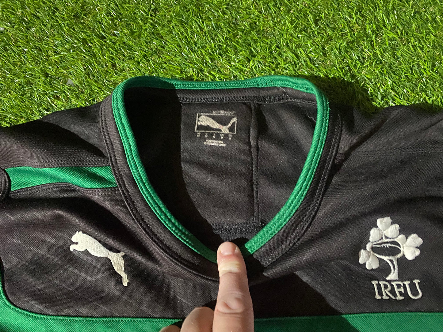 Ireland IRFU Eire Irish Rugby Union Medium Mans Stretch Puma Made Training Jersey