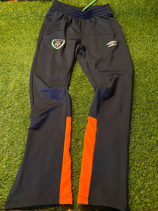 Republic of Ireland Eire Irish Football Soccer Small mans Umbro Single Layered Bottoms