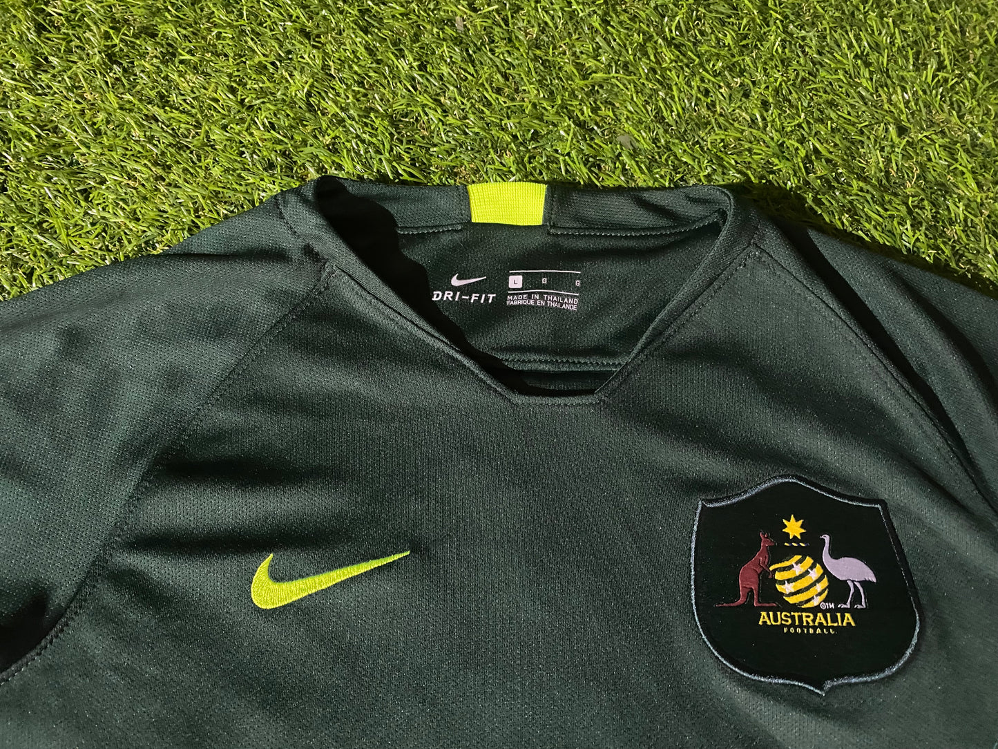 Australia Socceroos Soccer Football Large Boys 10-11 Year Old Nike Made Jersey