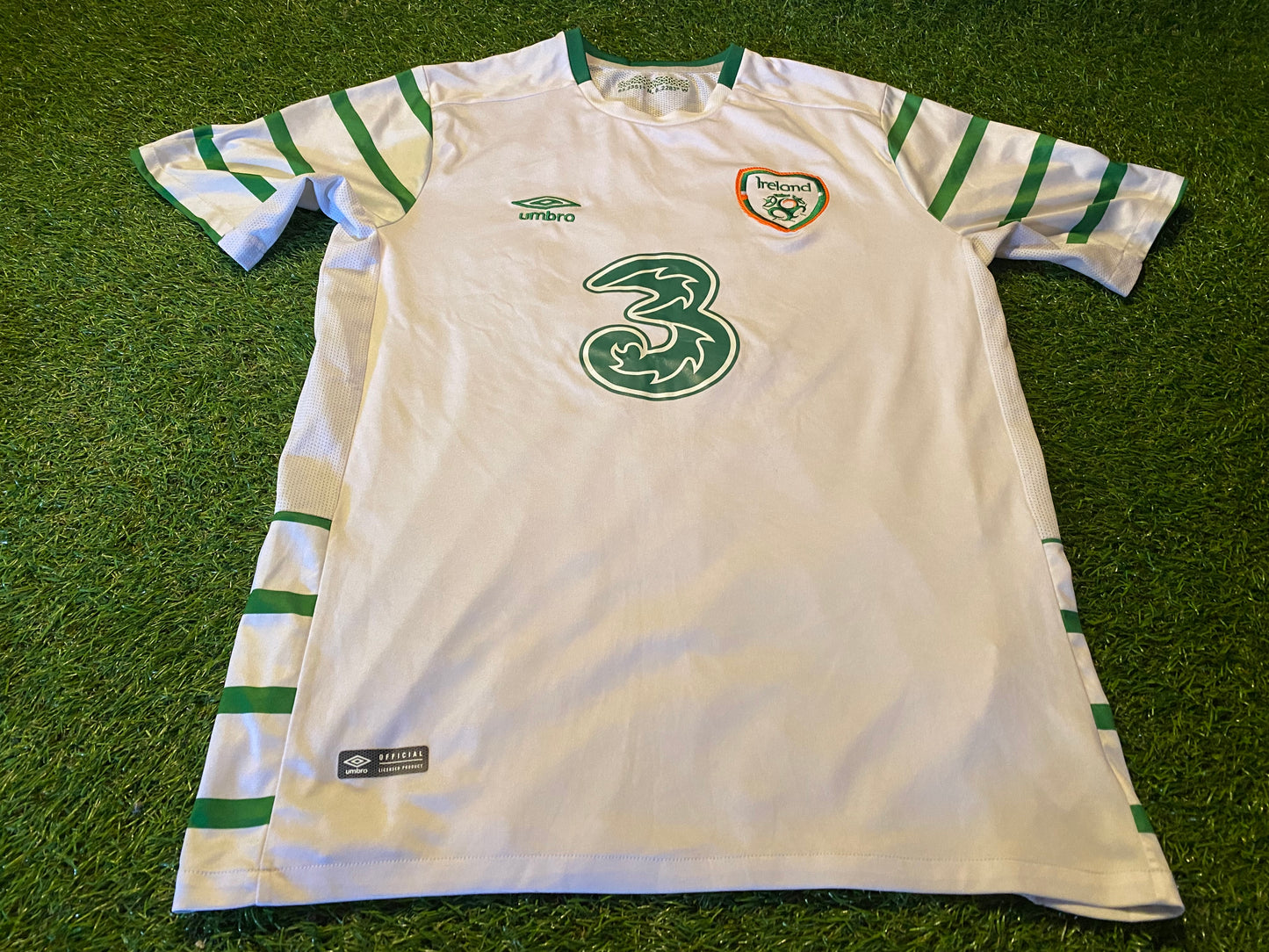 Republic of Ireland Football Soccer Medium Mans Umbro Made 2016 Away Jersey