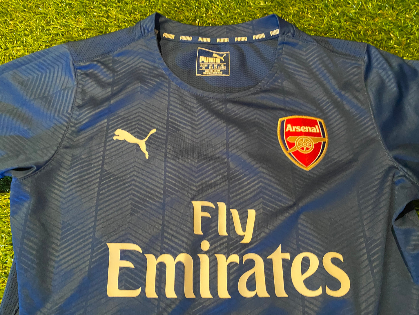 Arsenal Gunners Soccer Football Large Boys 10-12 Year Old Puma Made Jersey