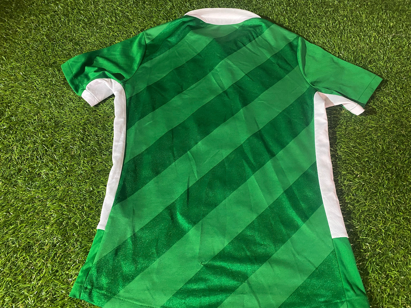 Republic of Ireland Eire Irish Soccer Football Large Boys 10-12 Year Old Umbro Home Jersey