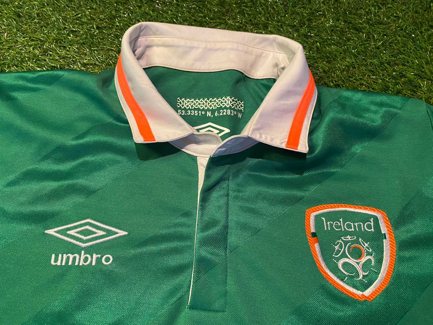 Republic of Ireland Eire Irish Football Soccer Medium Mans Rare Unsponsored Home Jersey