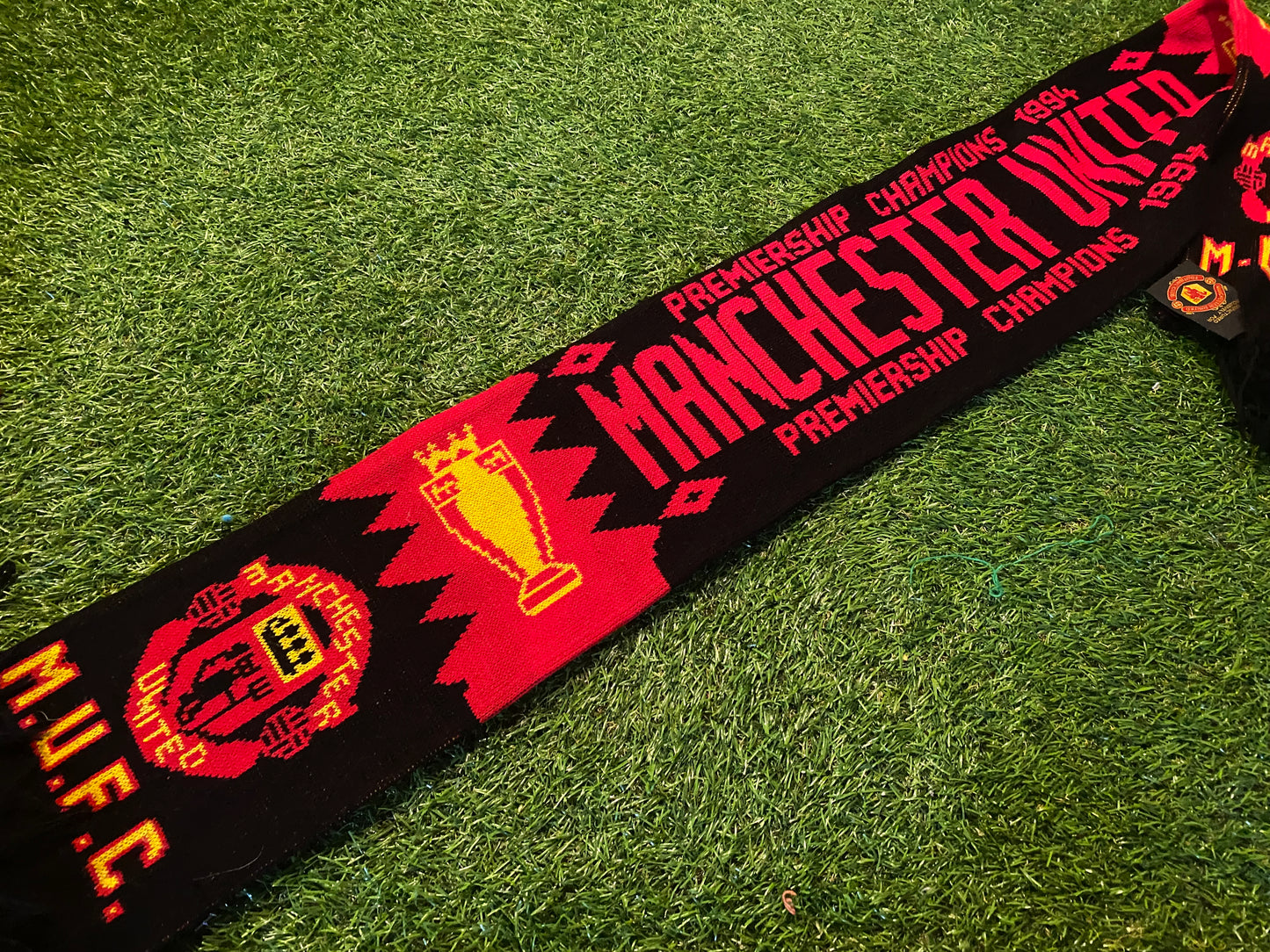 Manchester United Rare 1994 EPL Champions Soccer Football Full Size Adult Mans Scarf Scarves